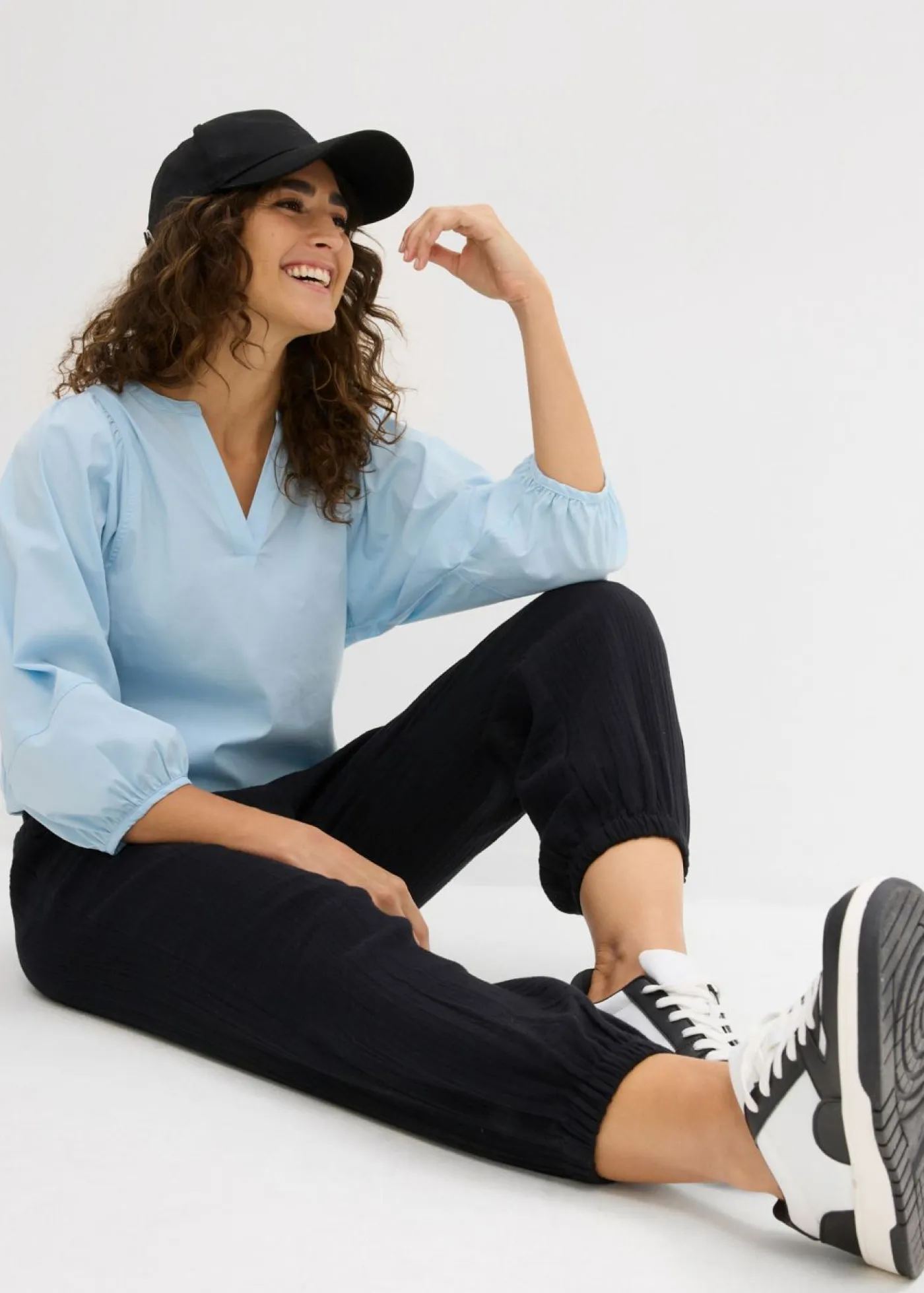 bonprix bonprix Pantalones|Novedades>Pantalón de muselina con cintura de nido de abeja Negro