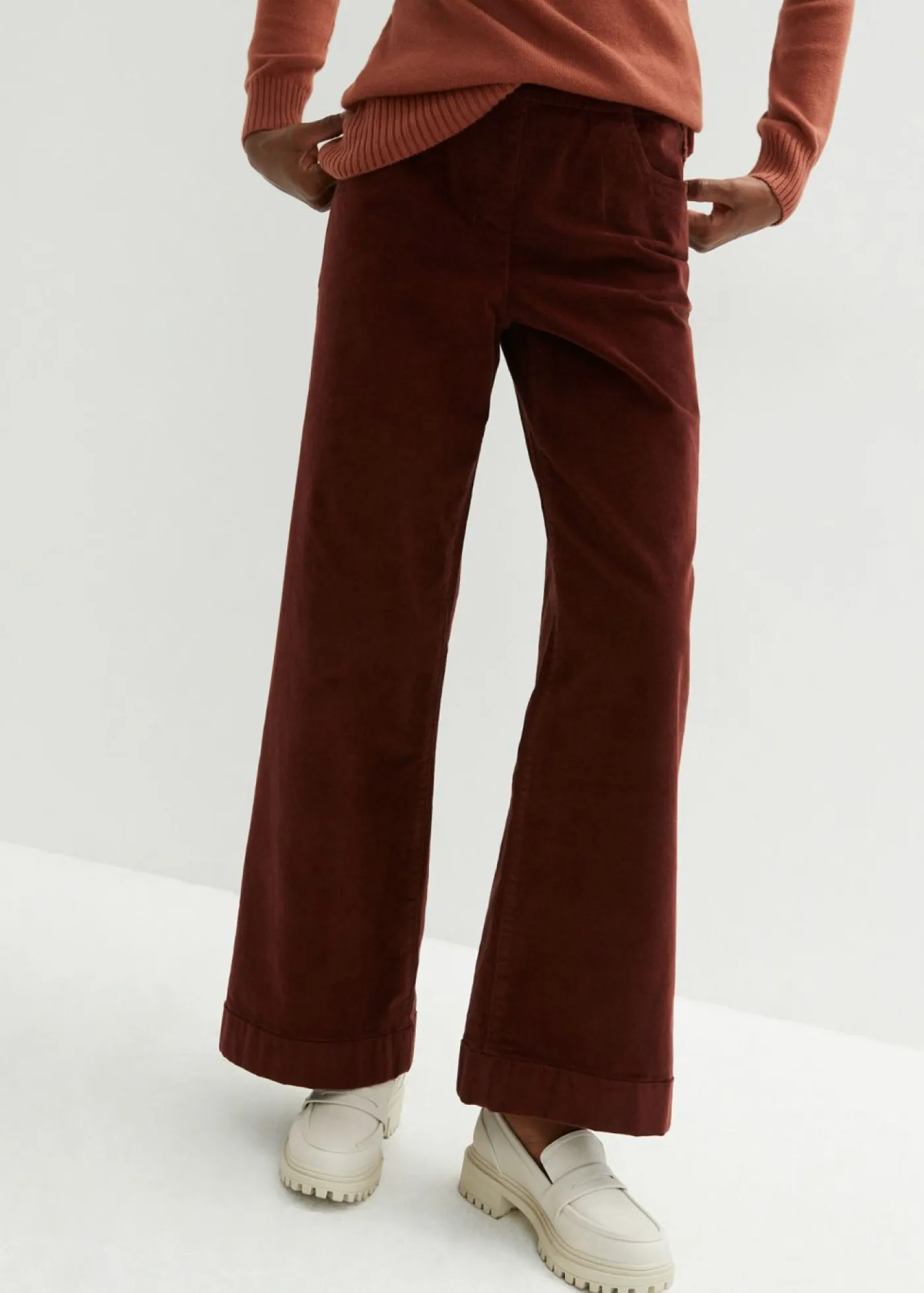 bonprix bonprix Pantalones>Pantalón de pana elástico y ancho, high waist Café