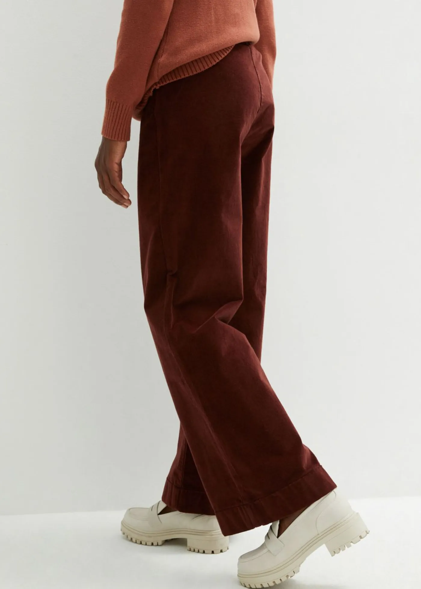 bonprix bonprix Pantalones>Pantalón de pana elástico y ancho, high waist Café