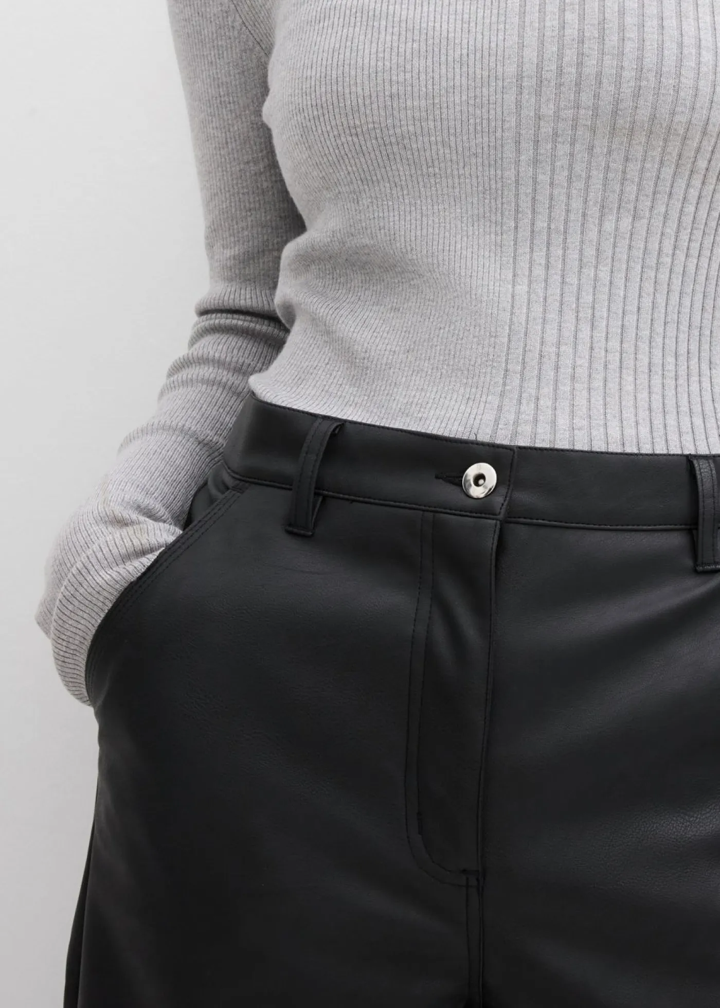 bonprix bonprix Esenciales|Pantalones>Pantalón de piel sintética Negro