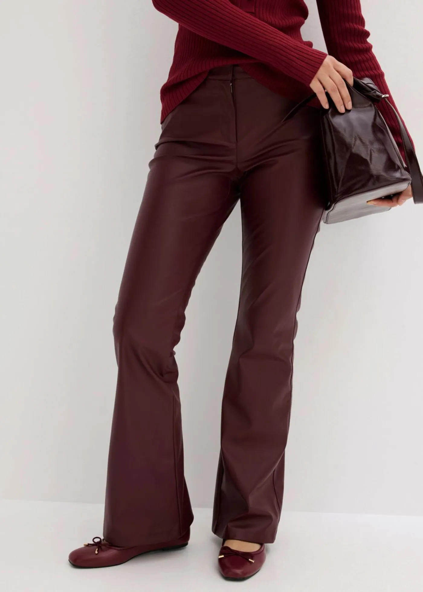 bonprix bonprix Pantalones>Pantalón de piel sintética mora oscuro