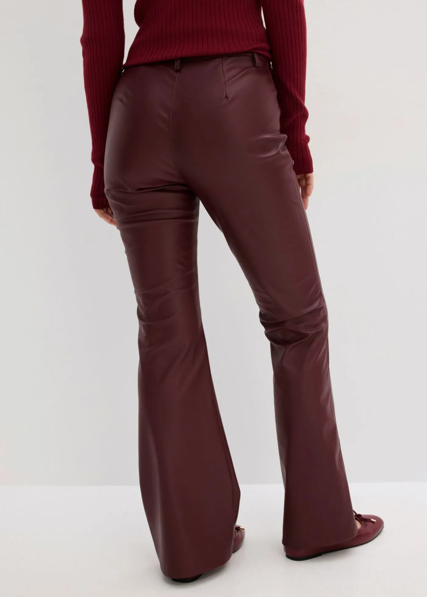 bonprix bonprix Pantalones>Pantalón de piel sintética mora oscuro