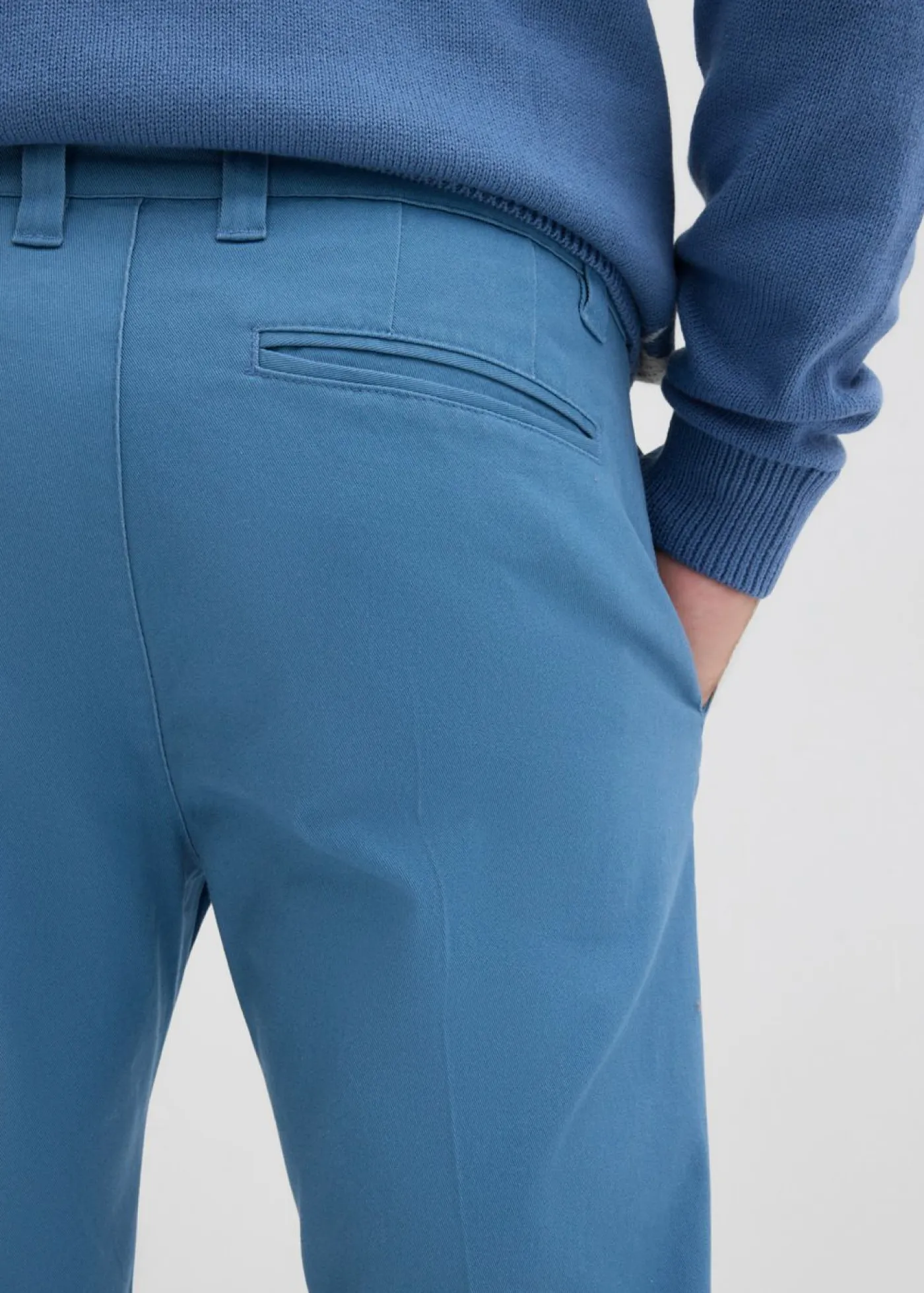 bonprix bonprix Pantalones>Pantalón de pinzas de sarga de algodón con corte regular y recto verde mar