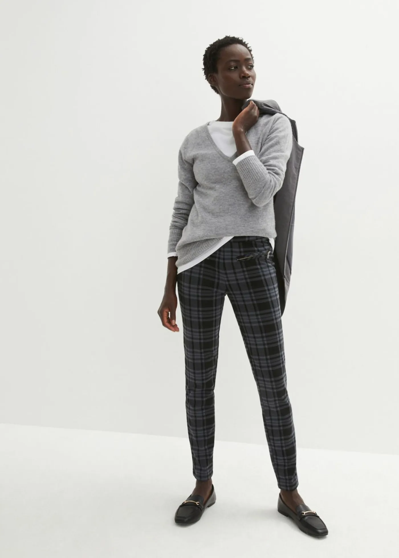 bonprix bonprix Pantalones>Pantalón de punto Negro/gris ahumado de cuadros