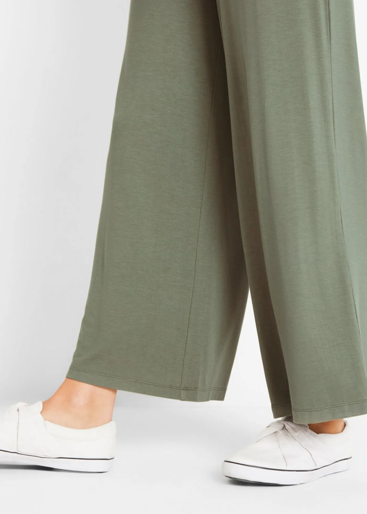 bonprix bonprix Pantalones|Novedades>Pantalón de punto de mezcla de viscosa fluida, largo 7/8 Verde oliva