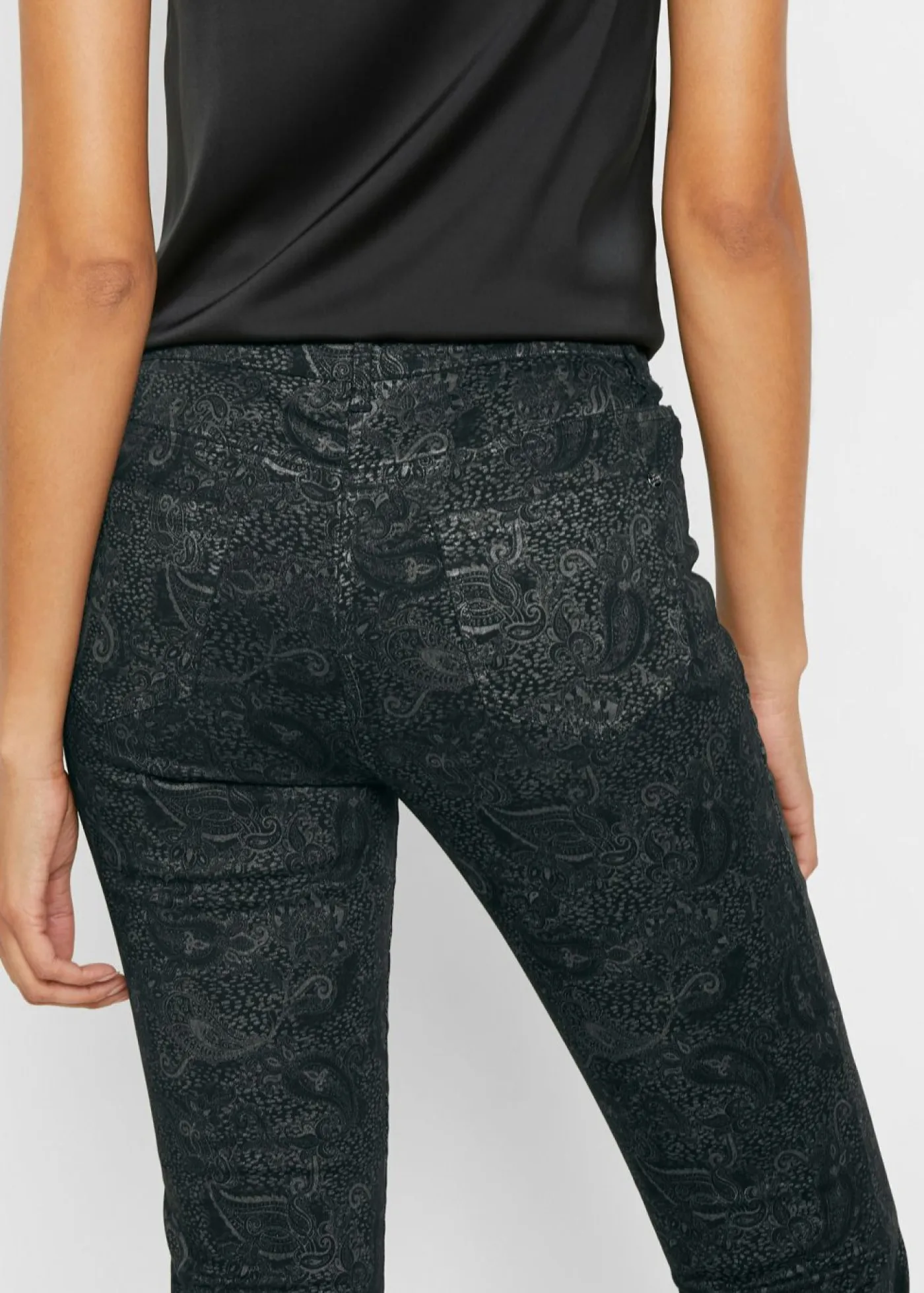 bonprix bonprix Pantalones>Pantalón de sarga con estampado elegante Negro/gris ahumado con patrón paisley