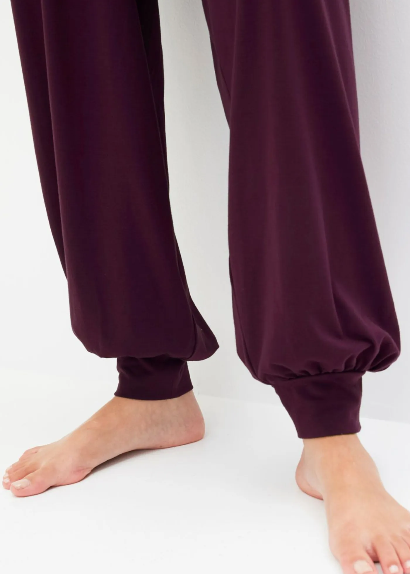 bonprix bonprix Ropa Deportiva|Pantalones>Pantalón deportivo ancho con cintura doblada morado intenso