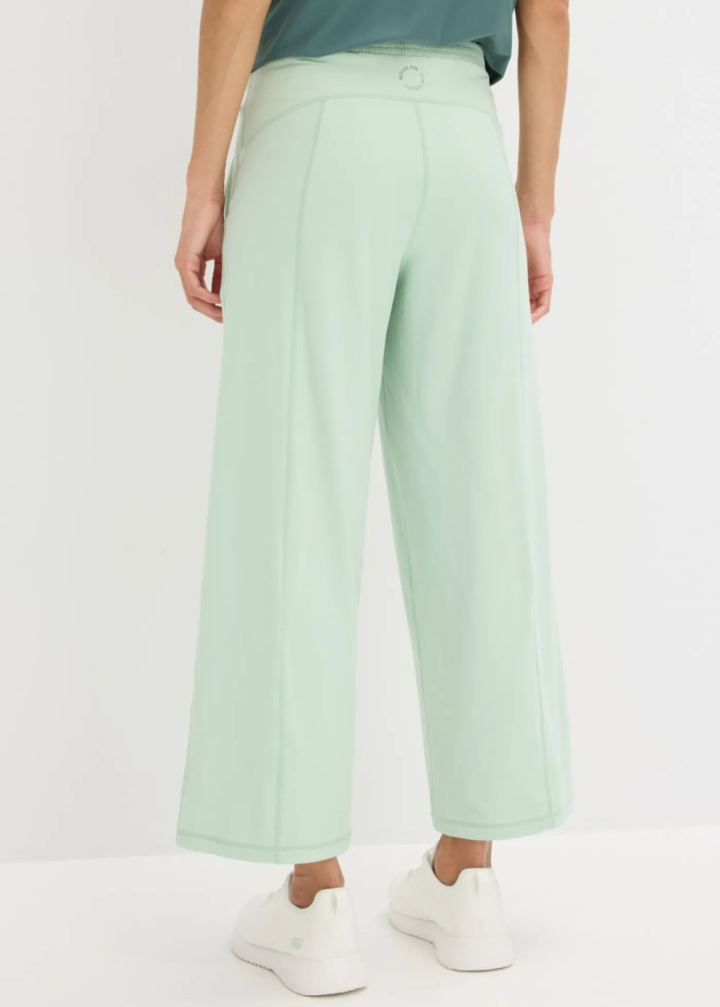 bonprix bonprix Ropa Deportiva|Pantalones>Pantalón deportivo con pernera ancha y material de secado rápido Verde pastel