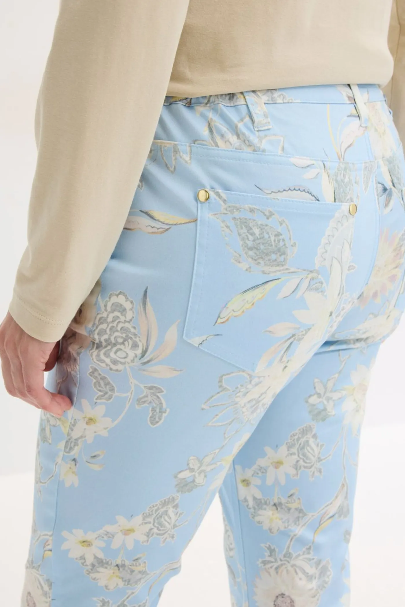 bonprix bonprix Pantalones>Pantalón elástico con estampado Azul pálido-rosa claro de flores