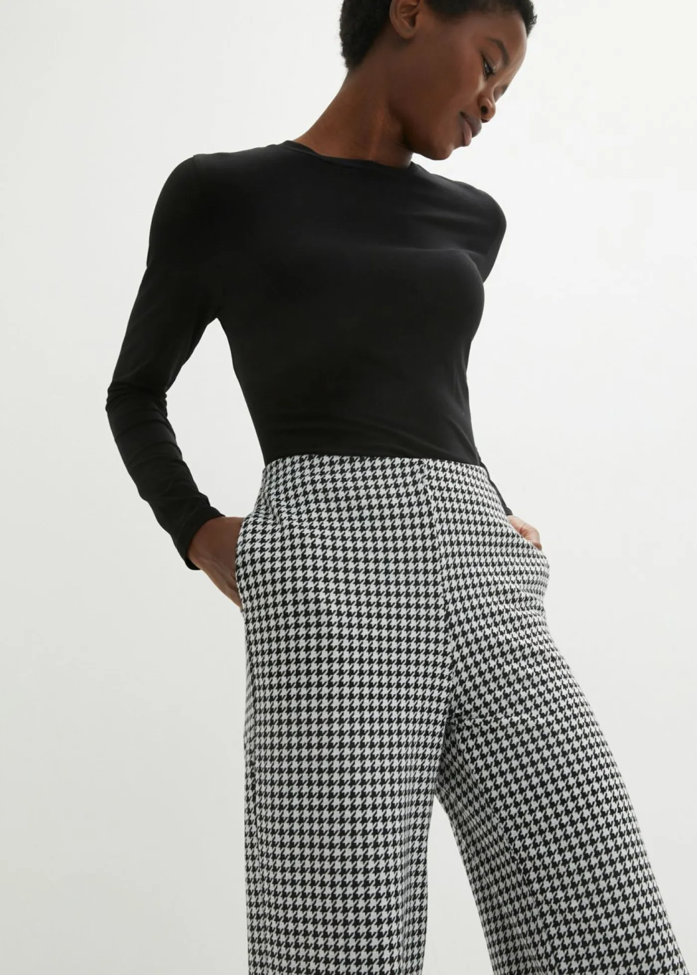 bonprix bonprix Pantalones>Pantalón elástico con pata de gallo, pernera ancha Negro-blanco de cuadros