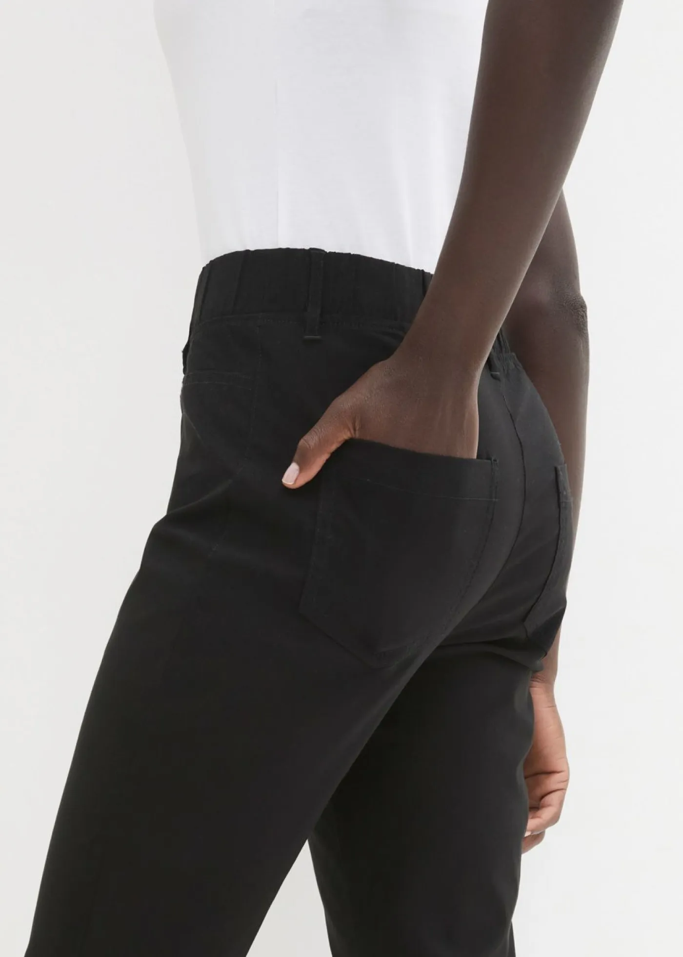 Mujer bonprix bonprix Pantalón elástico de corte capri con cintura elástica