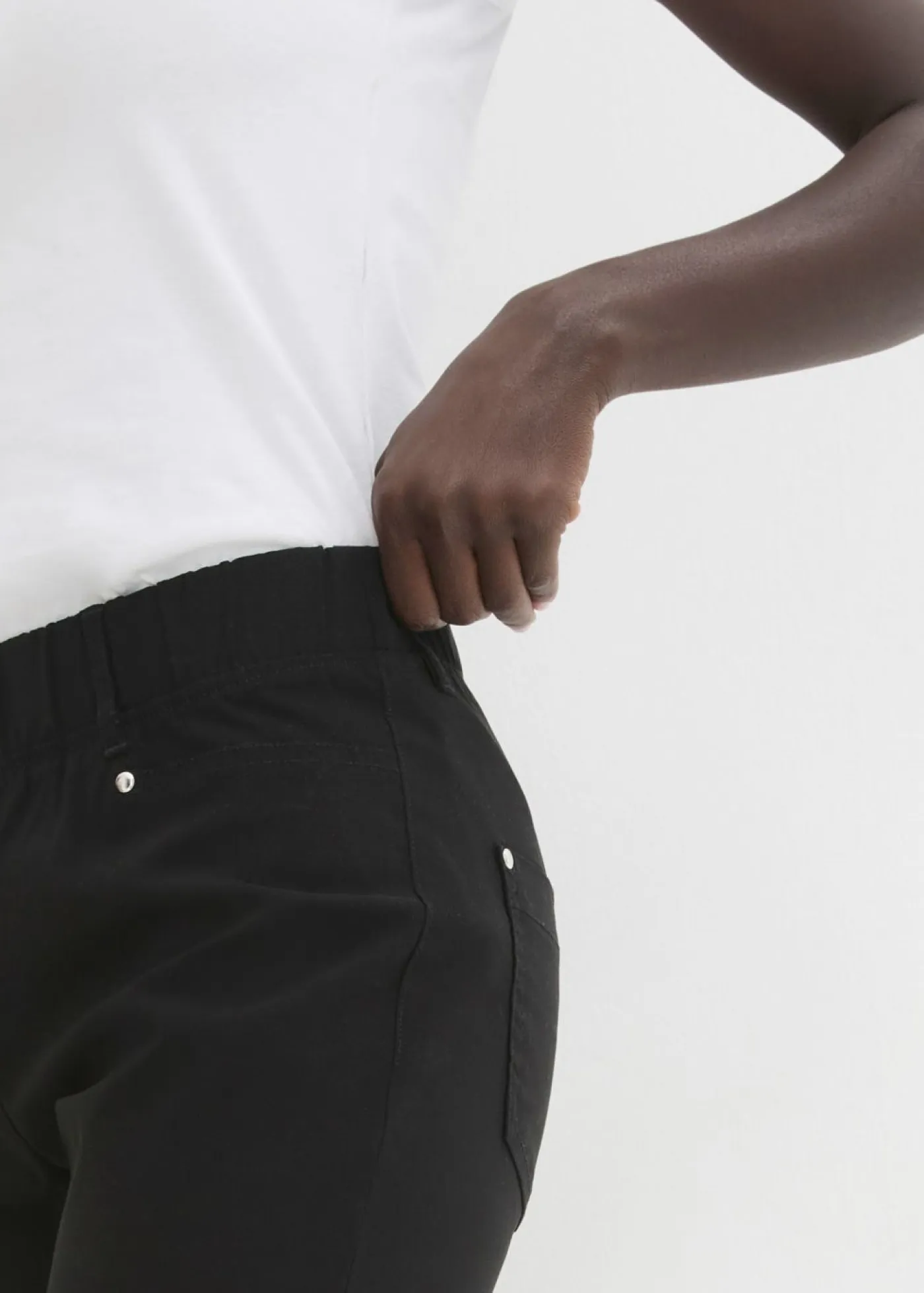 Mujer bonprix bonprix Pantalón elástico de corte capri con cintura elástica