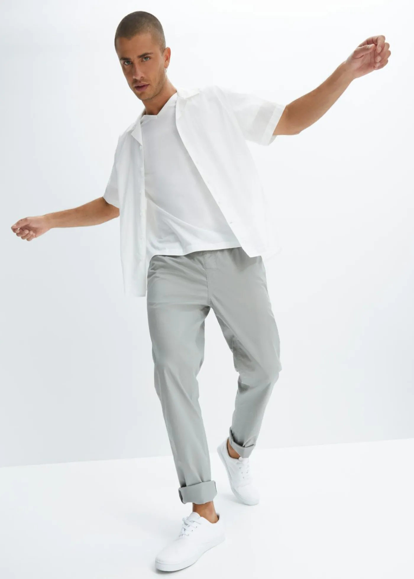 Hombre bonprix bonprix Pantalón elástico de corte regular y recto