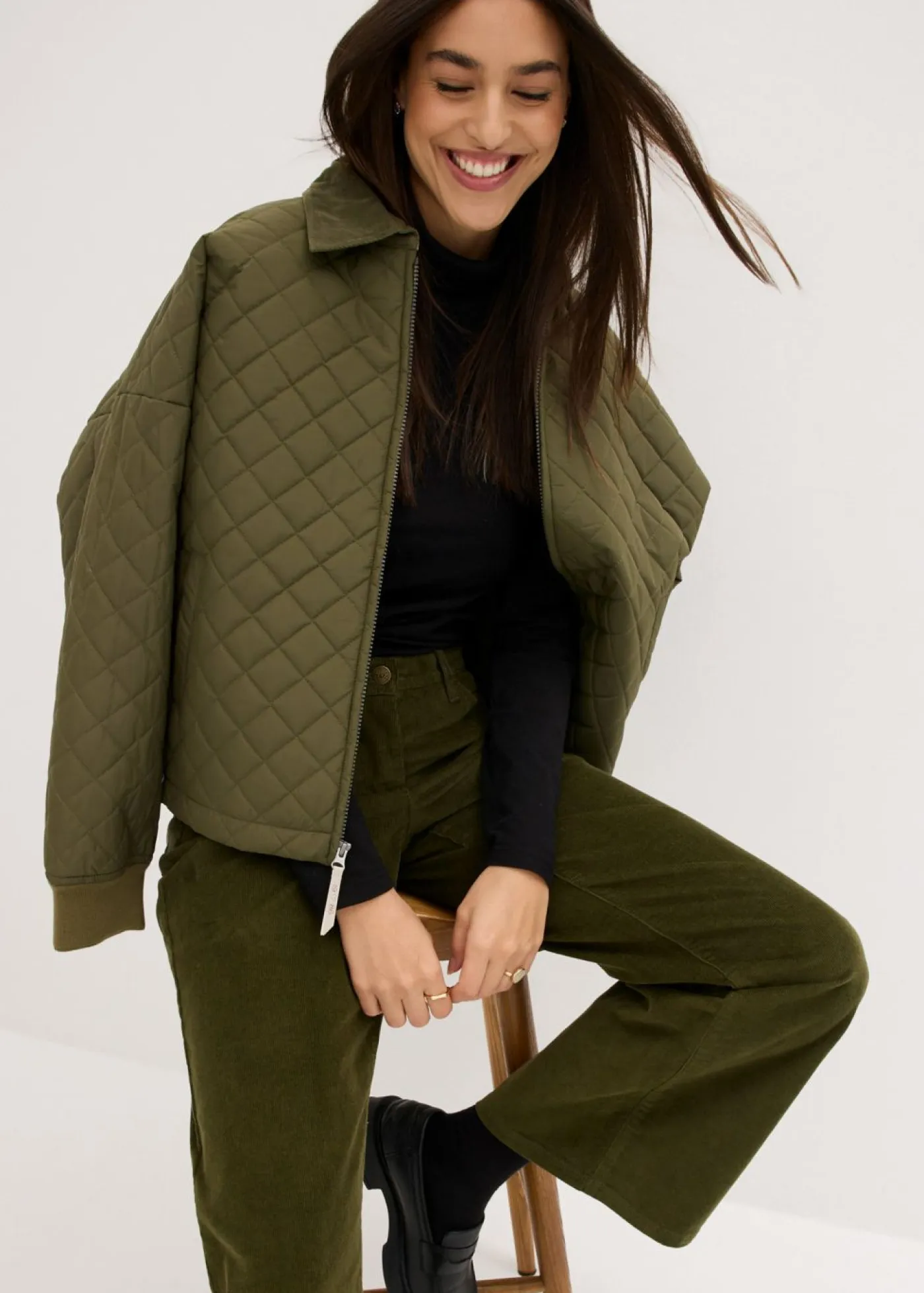 bonprix bonprix Pantalones>Pantalón estilo Marlene de pana Verde oliva oscuro