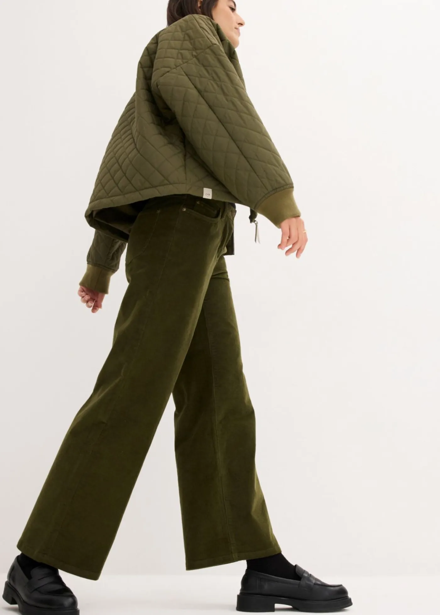 bonprix bonprix Pantalones>Pantalón estilo Marlene de pana Verde oliva oscuro