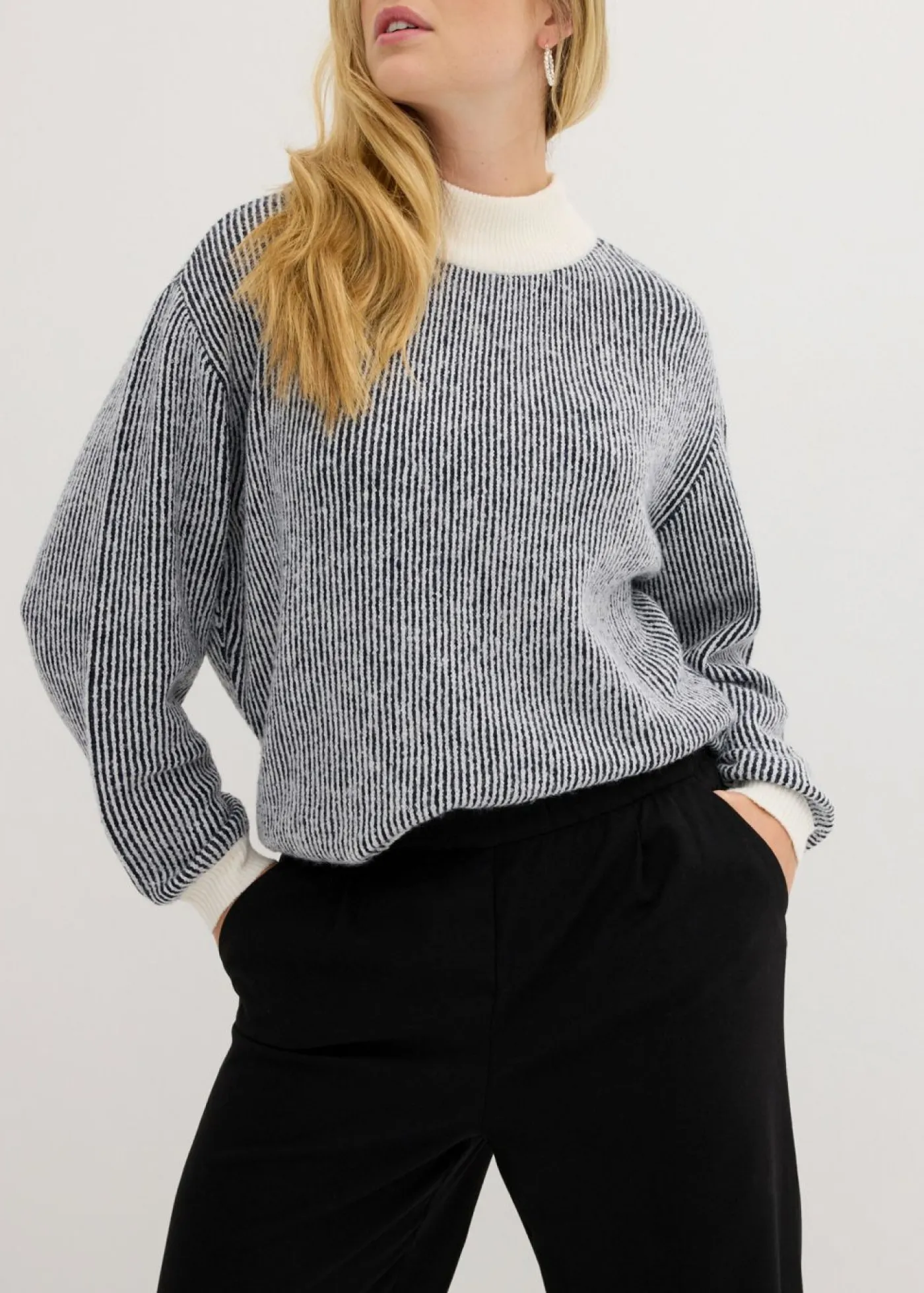 bonprix bonprix Pantalones>Pantalón Marlene con aspecto de lana Negro