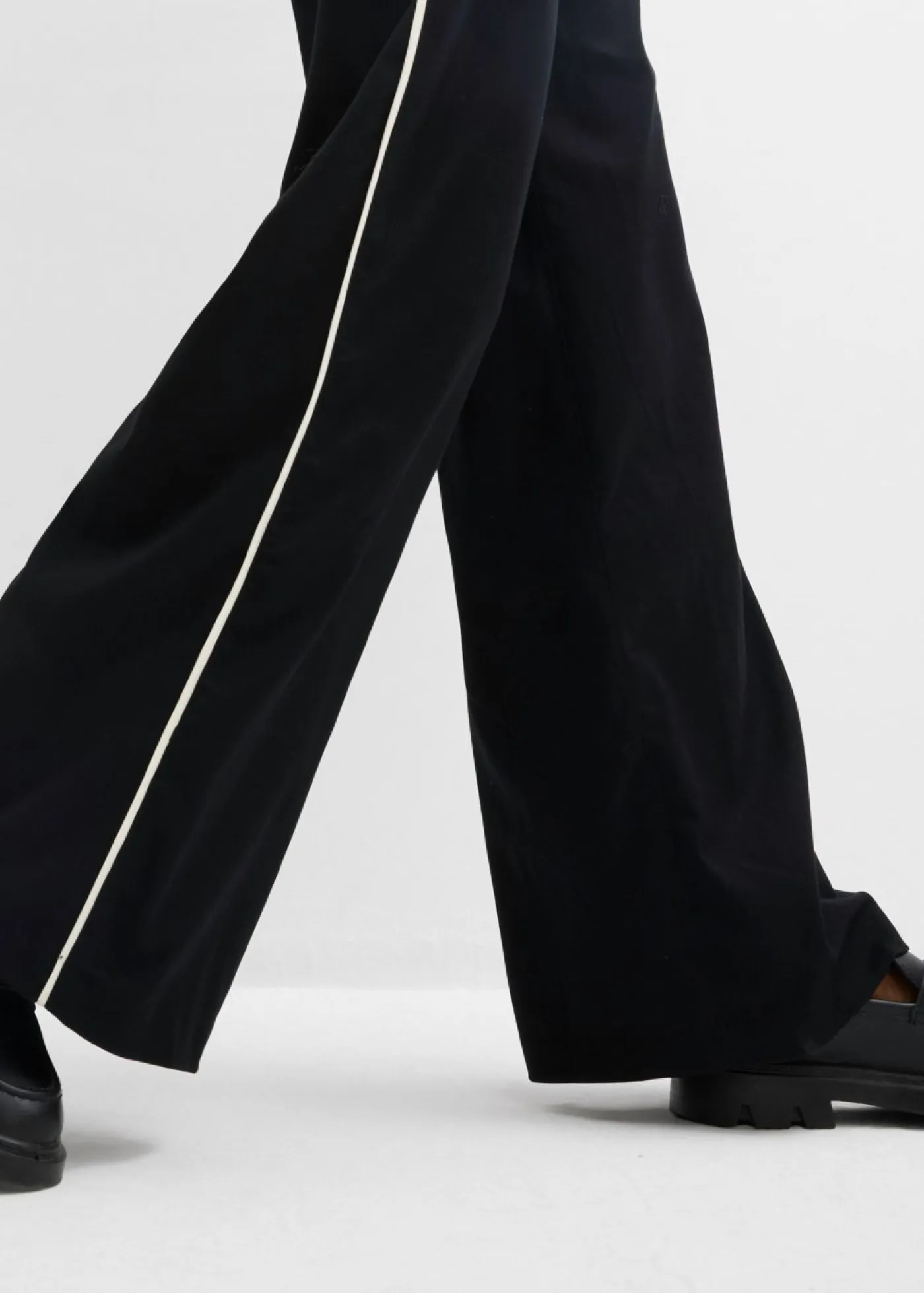 bonprix bonprix Esenciales|Pantalones>Pantalón Marlene de mezcla de viscosa Negro-blanco lana