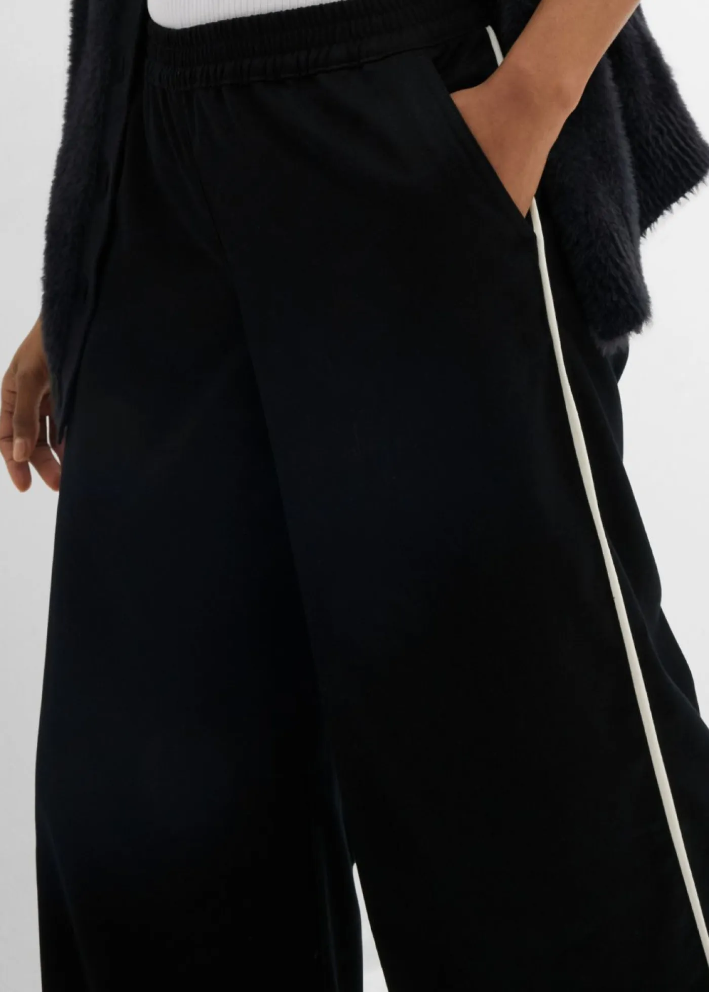 bonprix bonprix Esenciales|Pantalones>Pantalón Marlene de mezcla de viscosa Negro-blanco lana