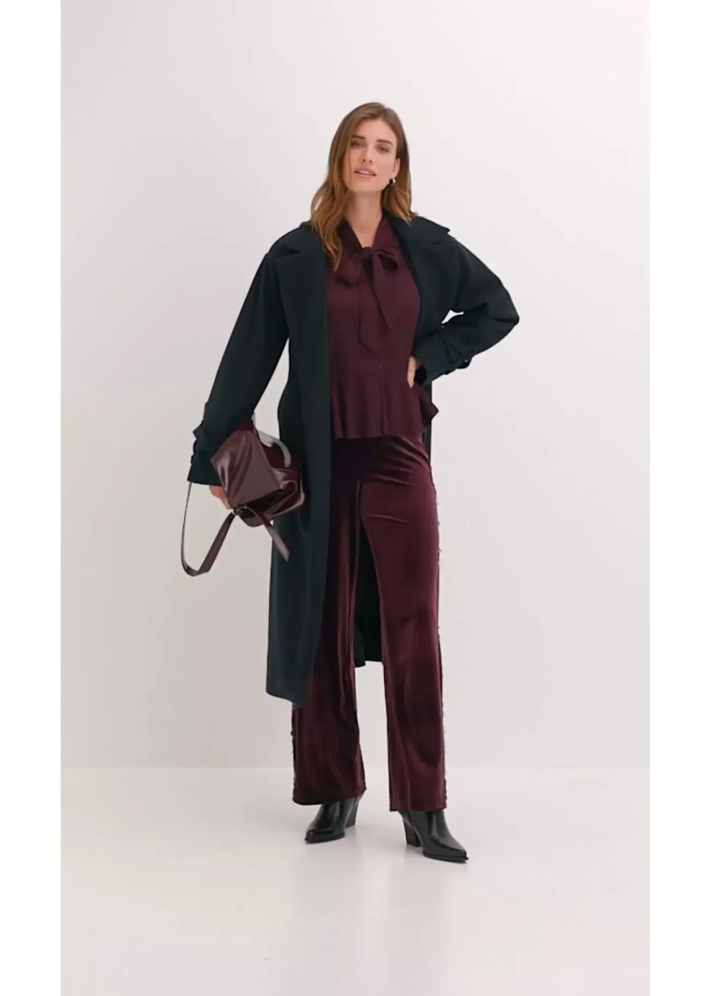 Mujer bonprix bonprix Pantalón Marlene de terciopelo suave con inserción de encaje