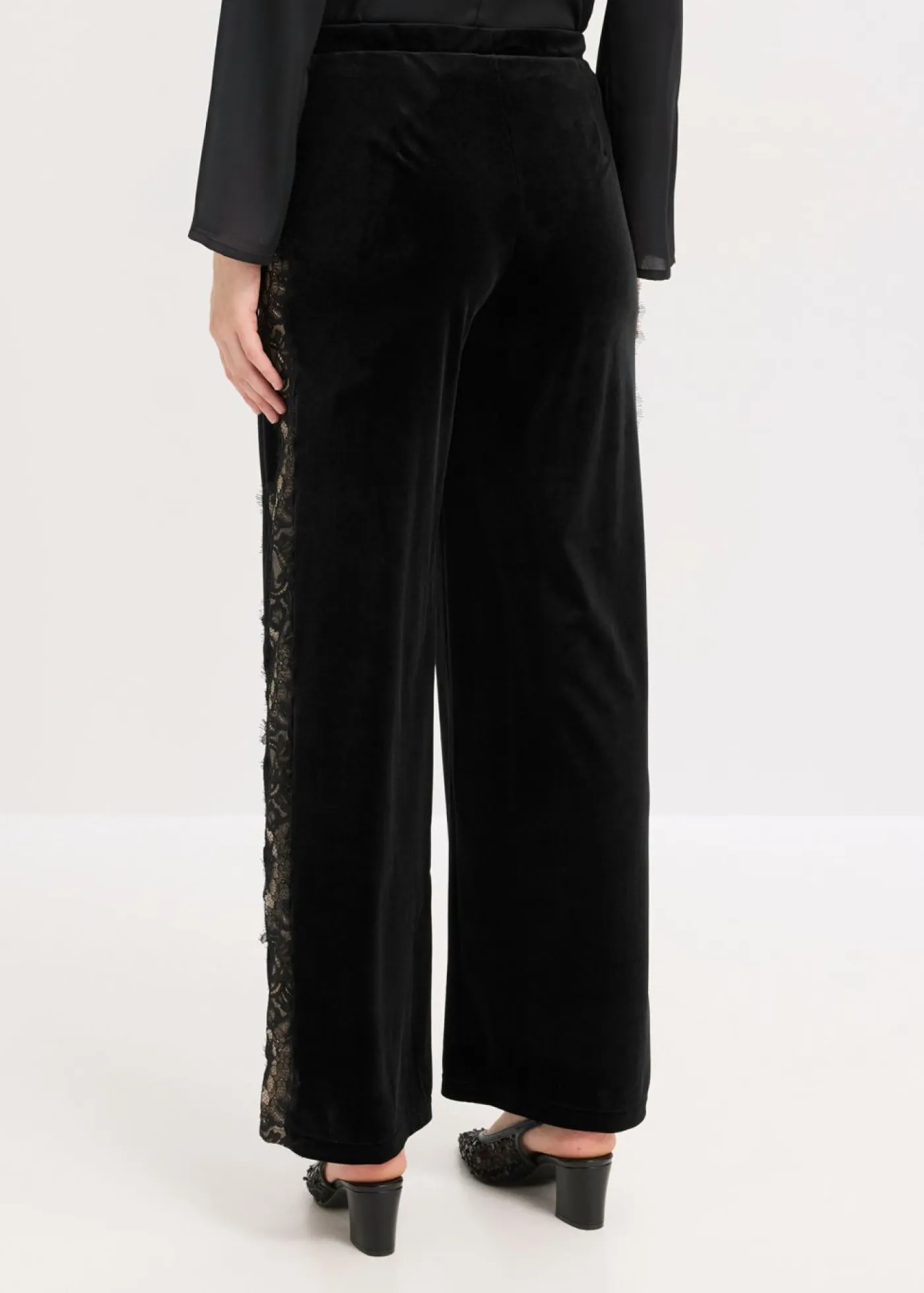 Mujer bonprix bonprix Pantalón Marlene de terciopelo suave con inserción de encaje