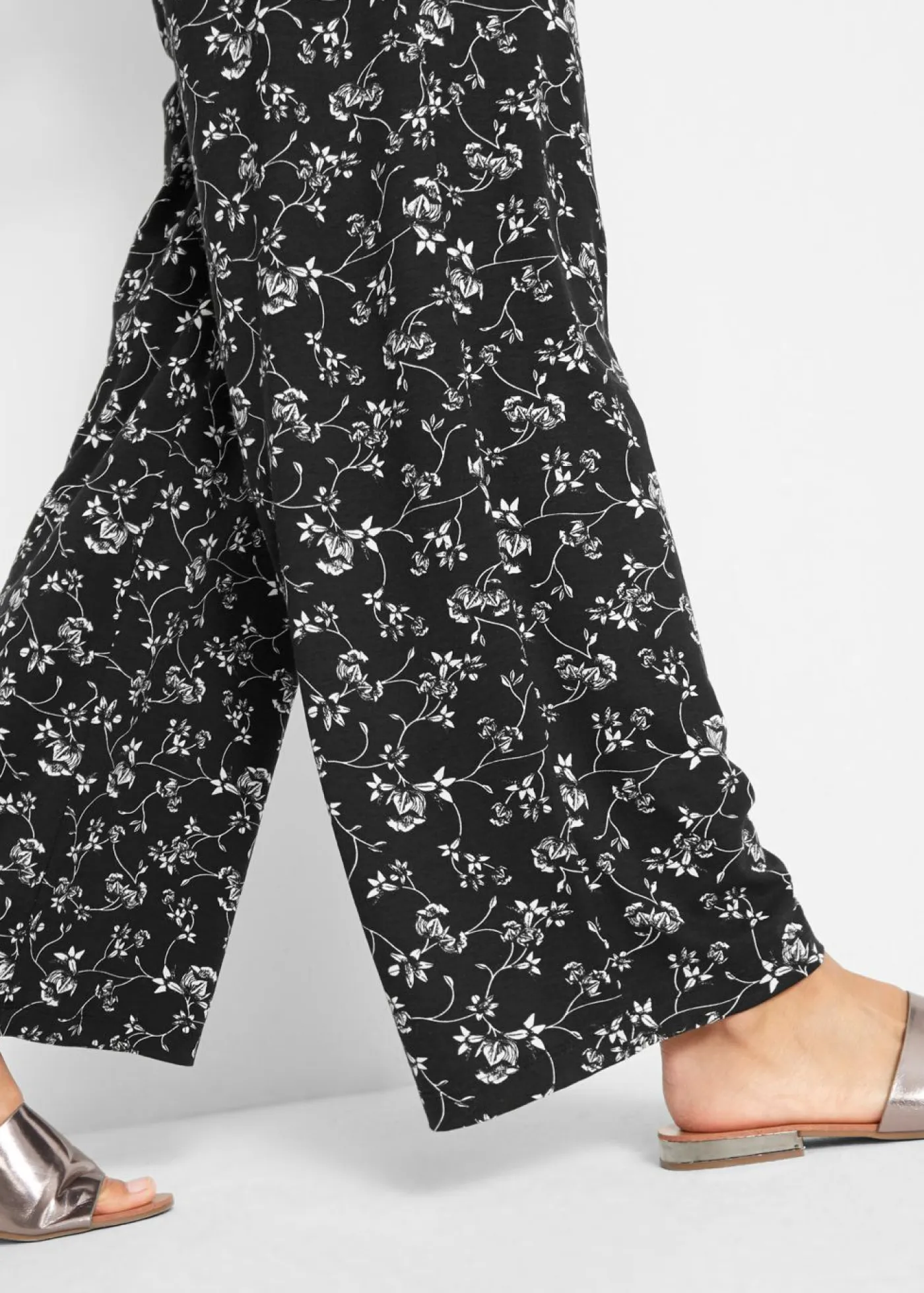 bonprix bonprix Pantalones>Pantalón palazzo de mezcla de viscosa Negro de flores