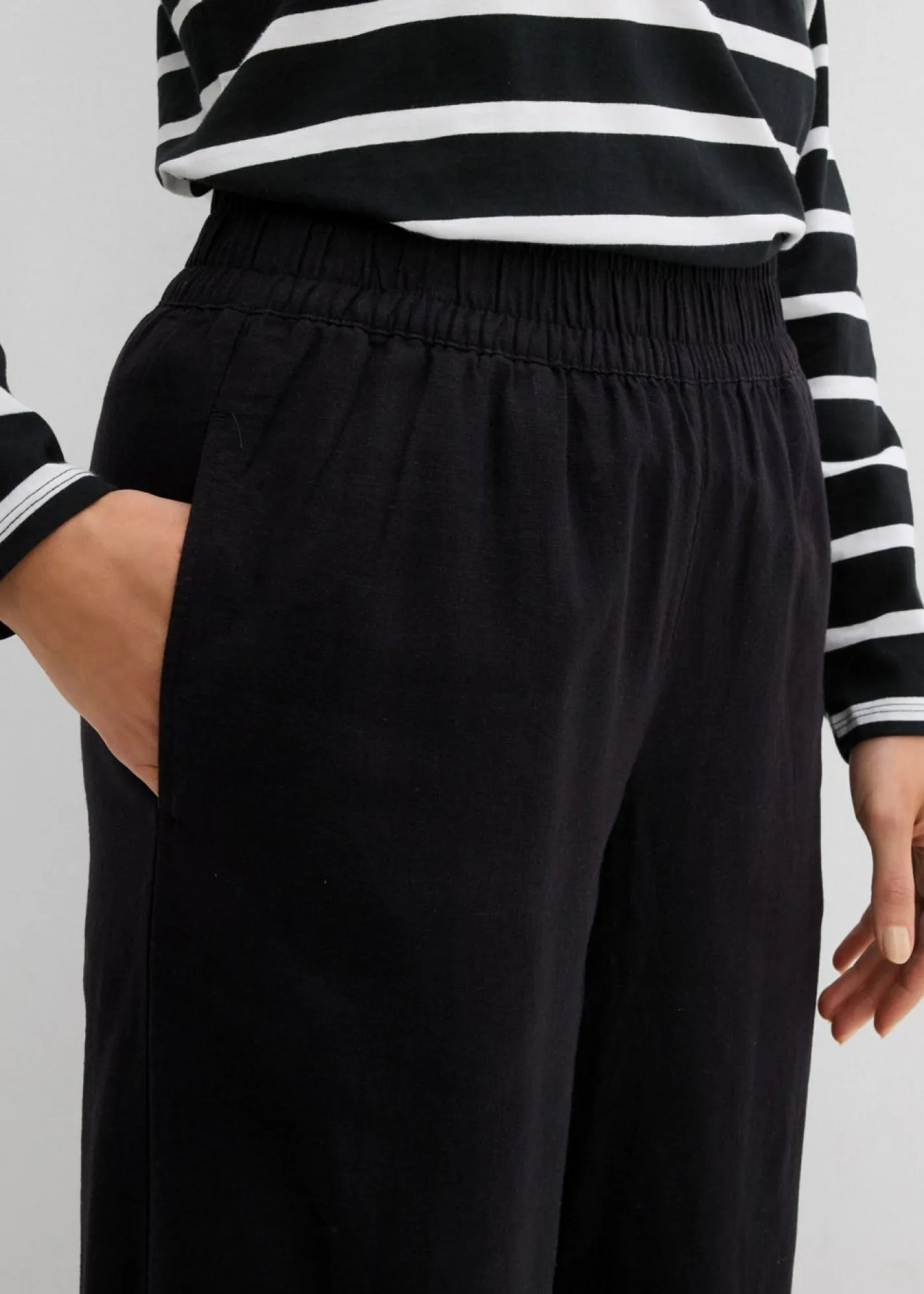 bonprix bonprix Pantalones>Pantalón sin cierre con lino y largo capri Negro