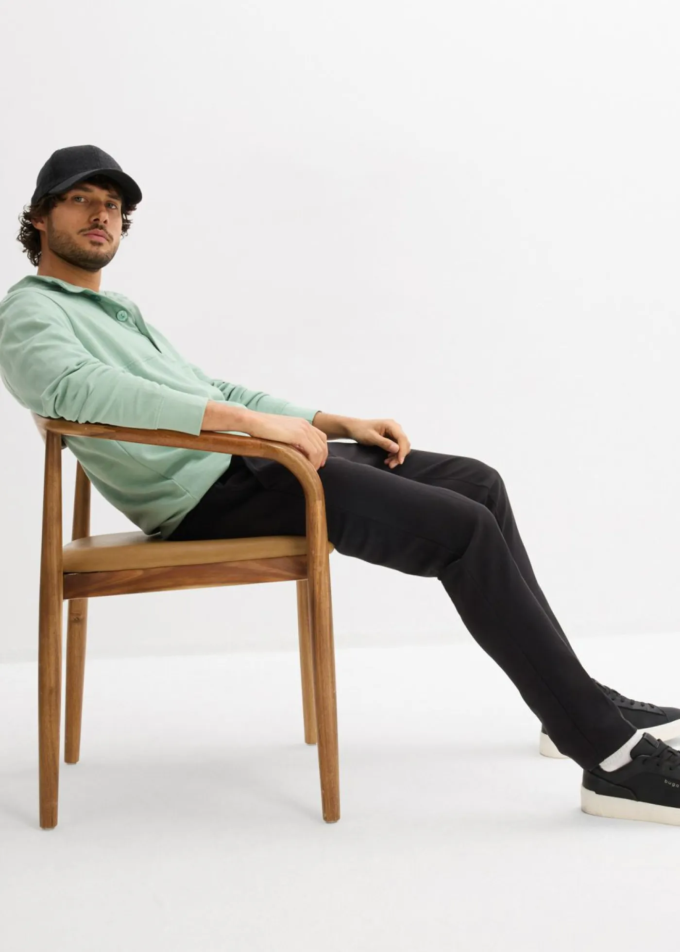 bonprix bonprix Pantalones>Pantalón sin cierre, slim fit, tapered Negro