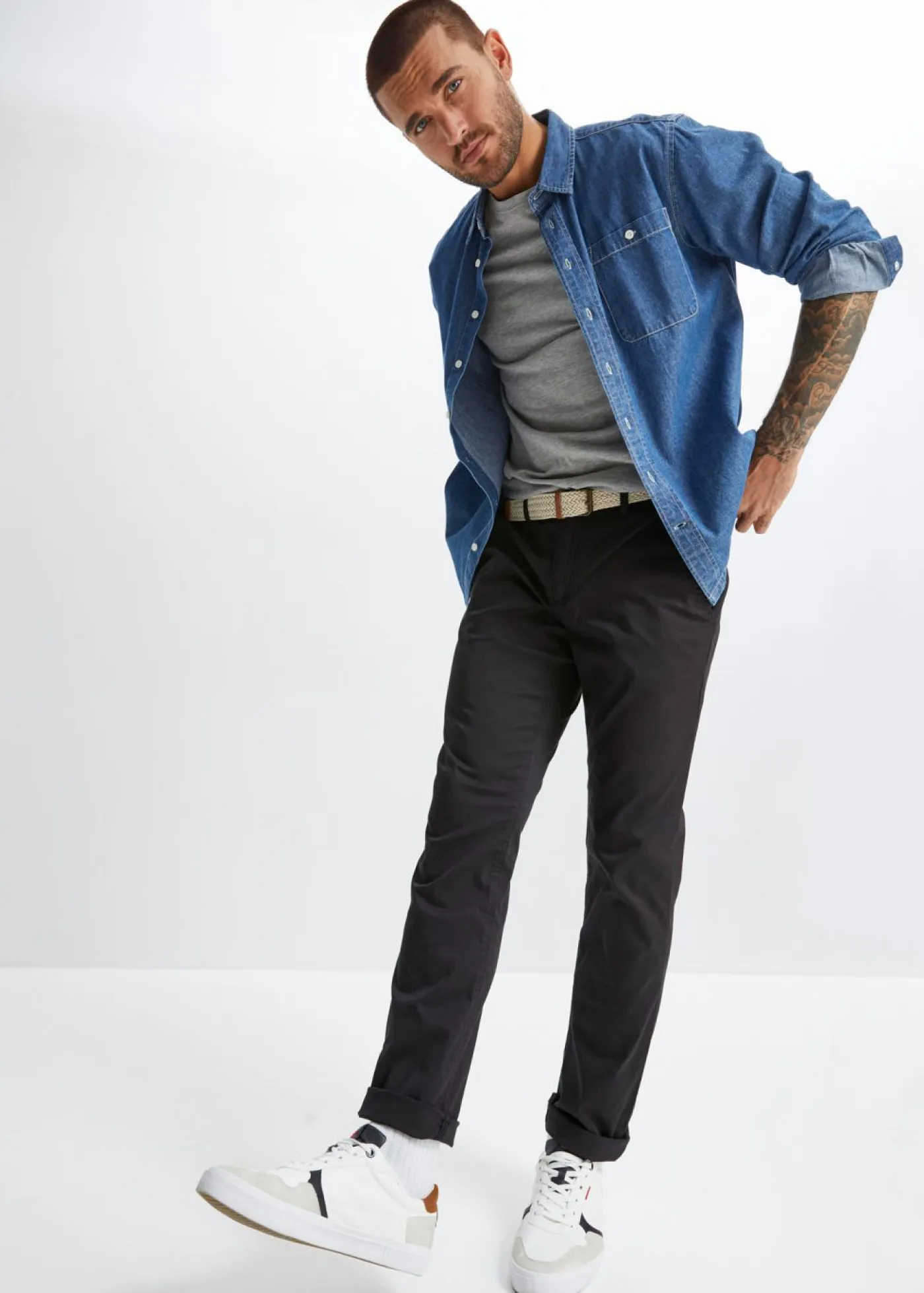 bonprix bonprix Básicos En Rebajas|Pantalones>Pantalón tipo chino con corte regular, cinturilla elástica, cinturón y forma recta Negro