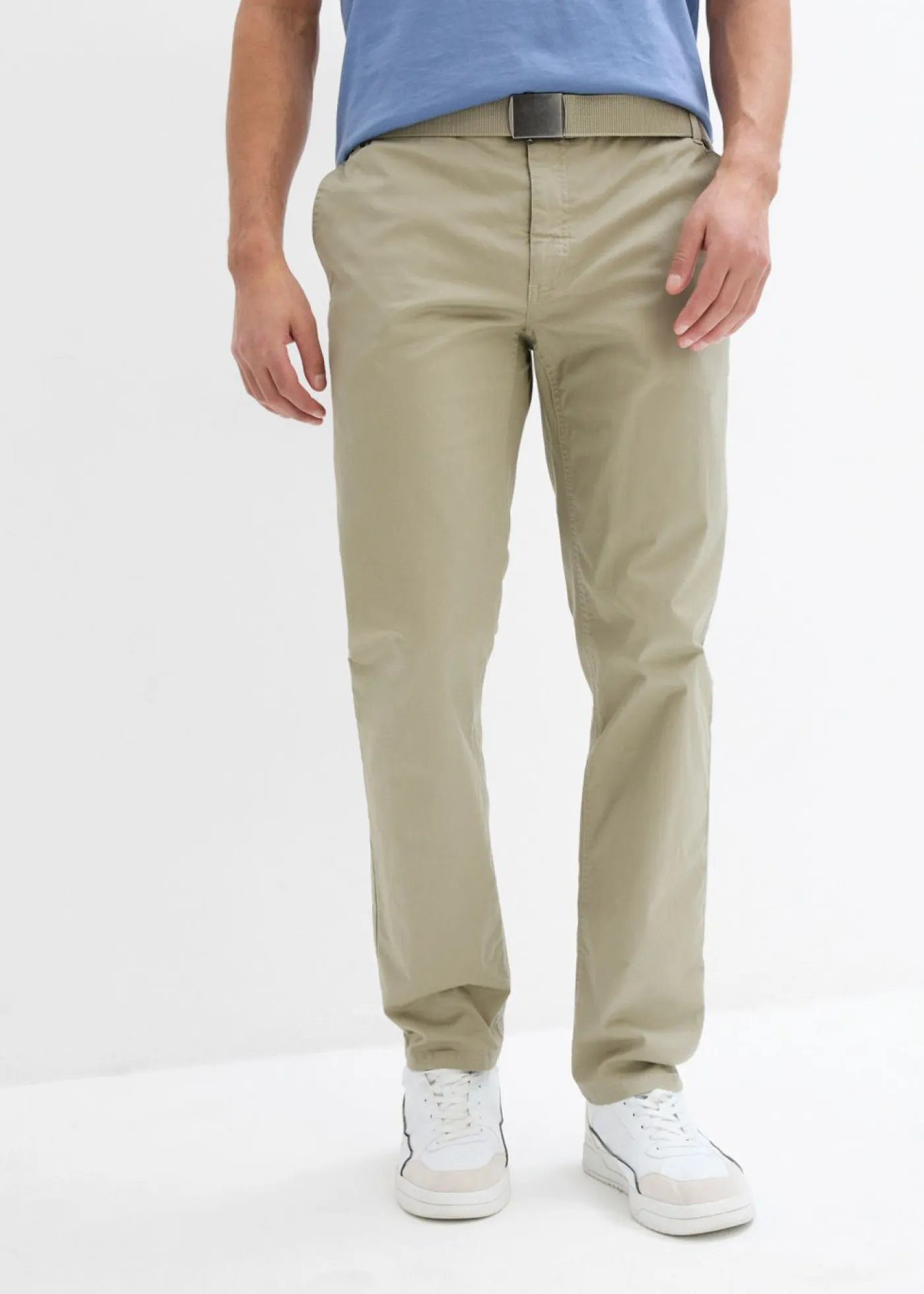 Hombre bonprix bonprix Pantalón tipo chino con corte regular, cinturilla elástica, cinturón y forma recta