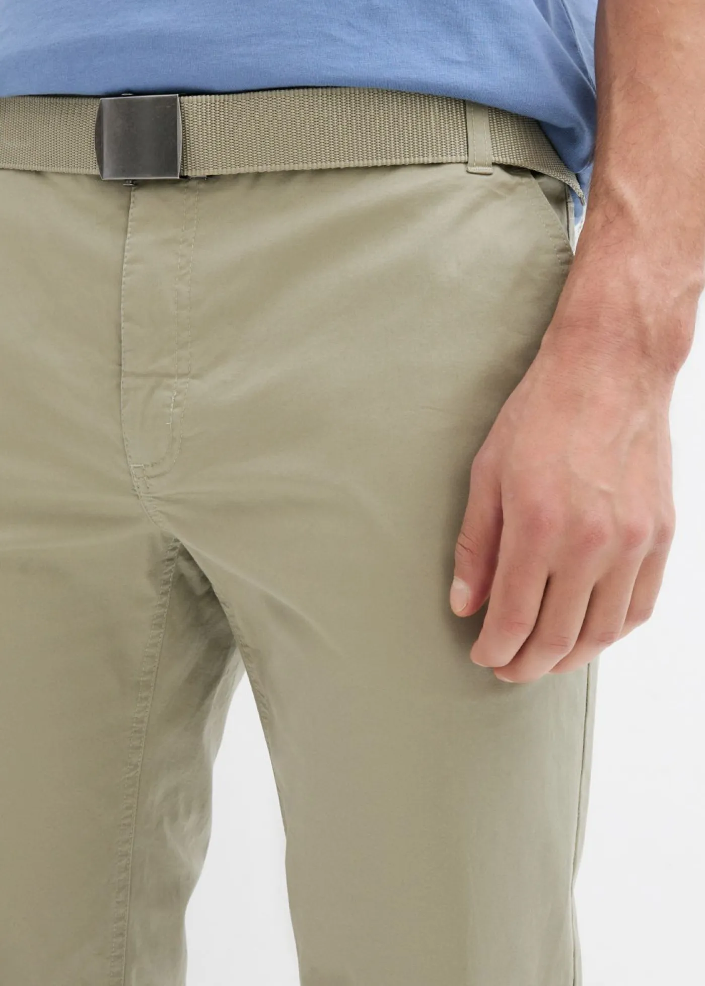 Hombre bonprix bonprix Pantalón tipo chino con corte regular, cinturilla elástica, cinturón y forma recta