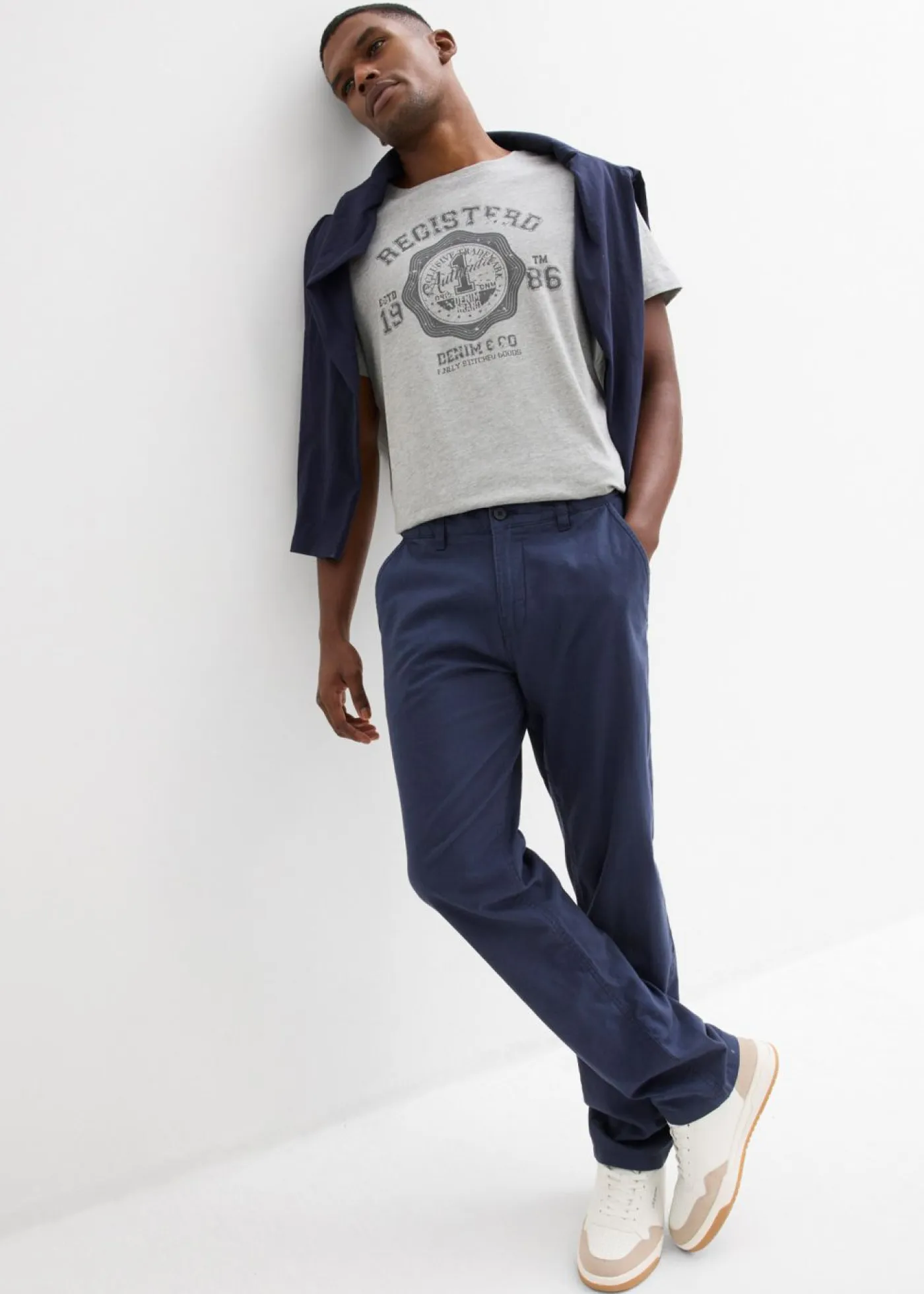 bonprix bonprix Pantalones>Pantalón tipo chino de lino puro con corte recto y regular Azul marino