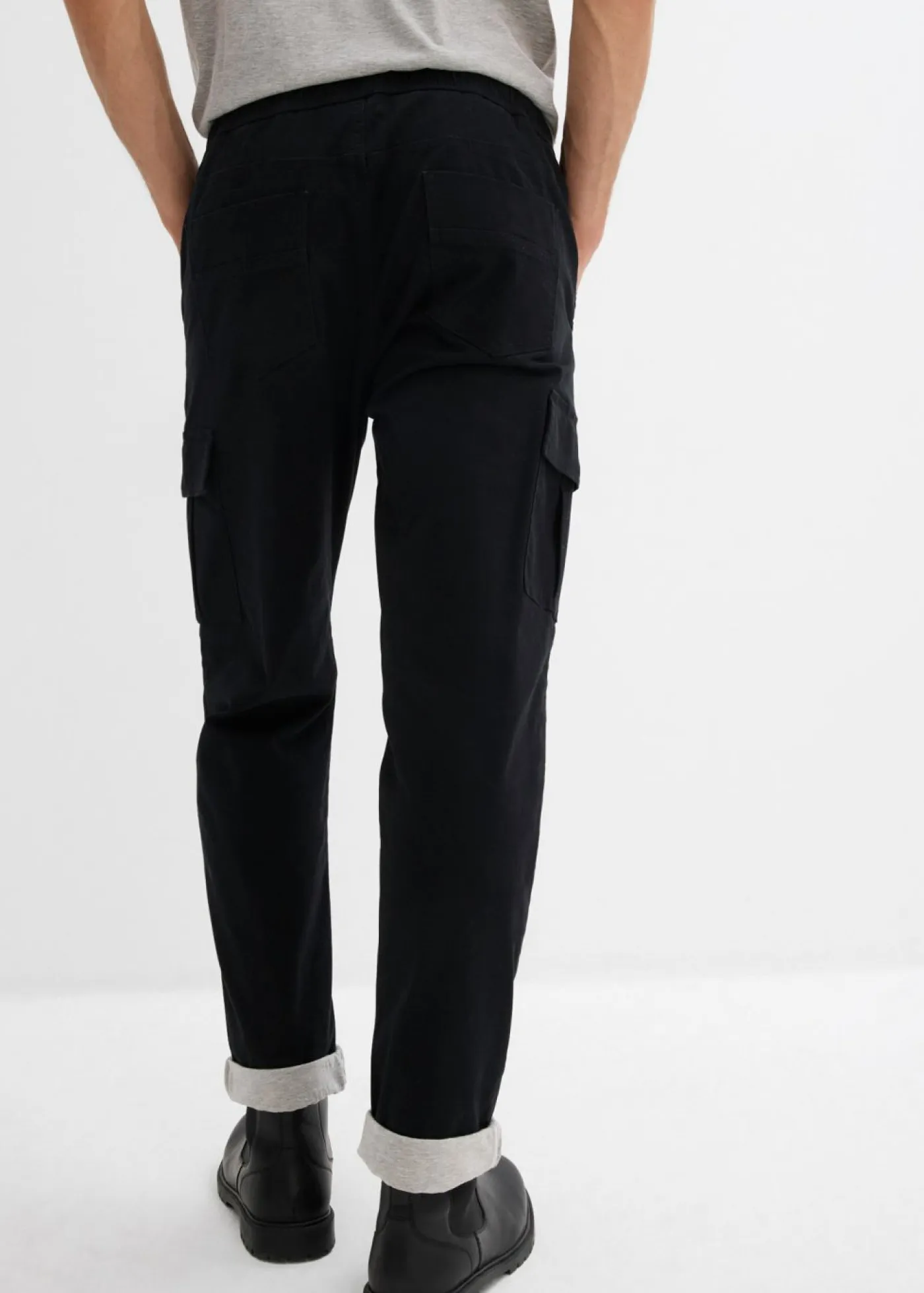 Hombre bonprix bonprix Pantalón térmico con corte relajado y diseño tapered