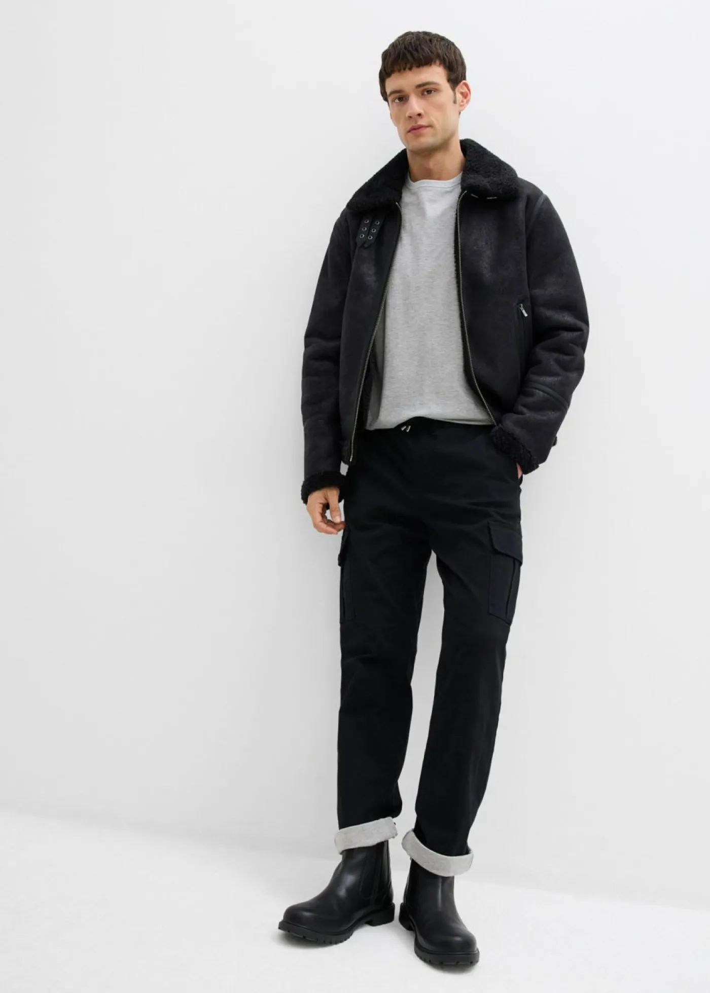 Hombre bonprix bonprix Pantalón térmico con corte relajado y diseño tapered