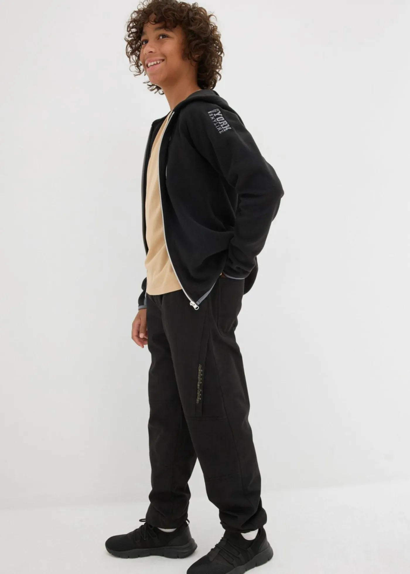 Niños bonprix bonprix Pantalón térmico sin cierre con corte holgado y forro de punto