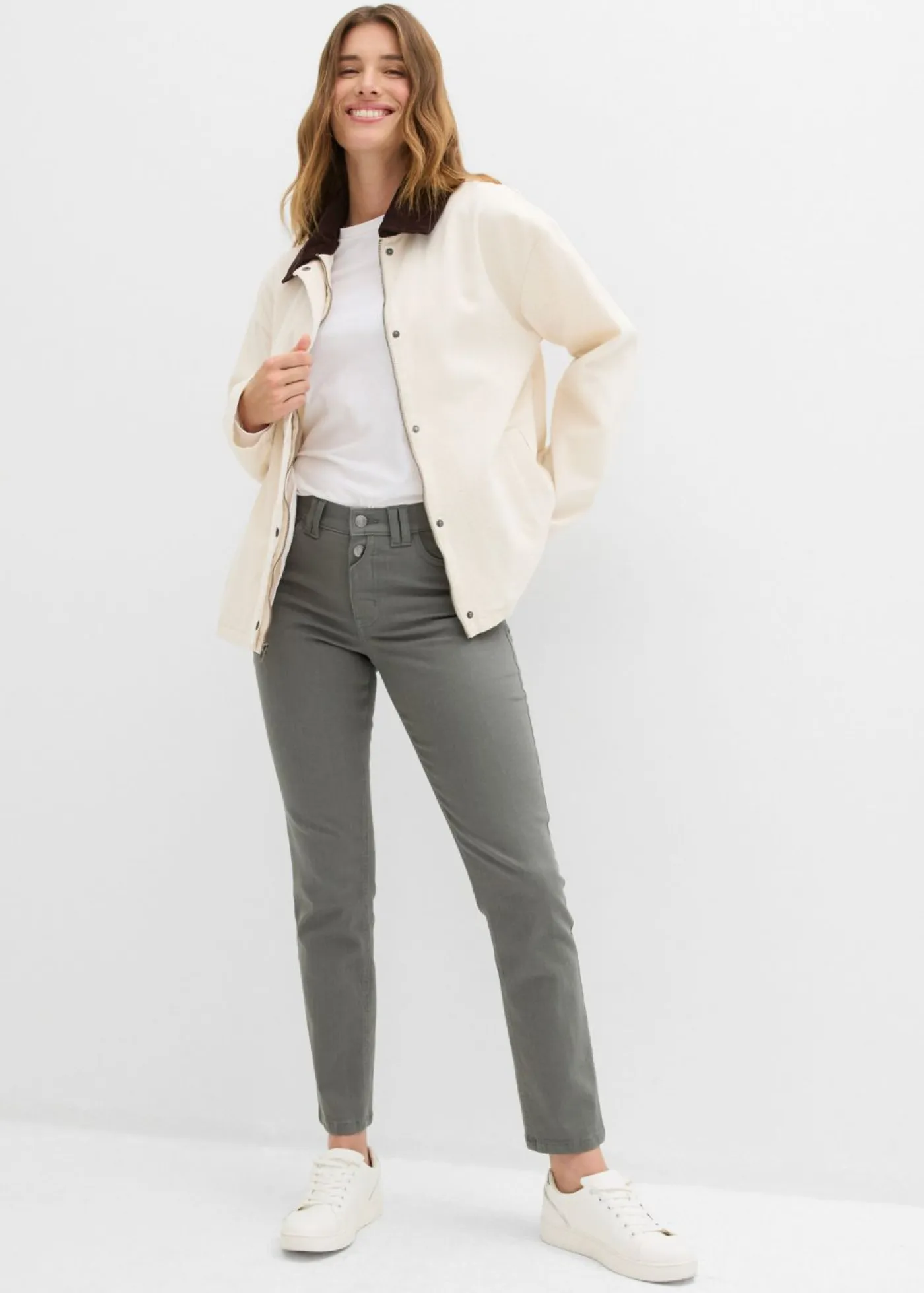 bonprix bonprix Pantalones>Pantalones acortados de sarga Verde eucalipto