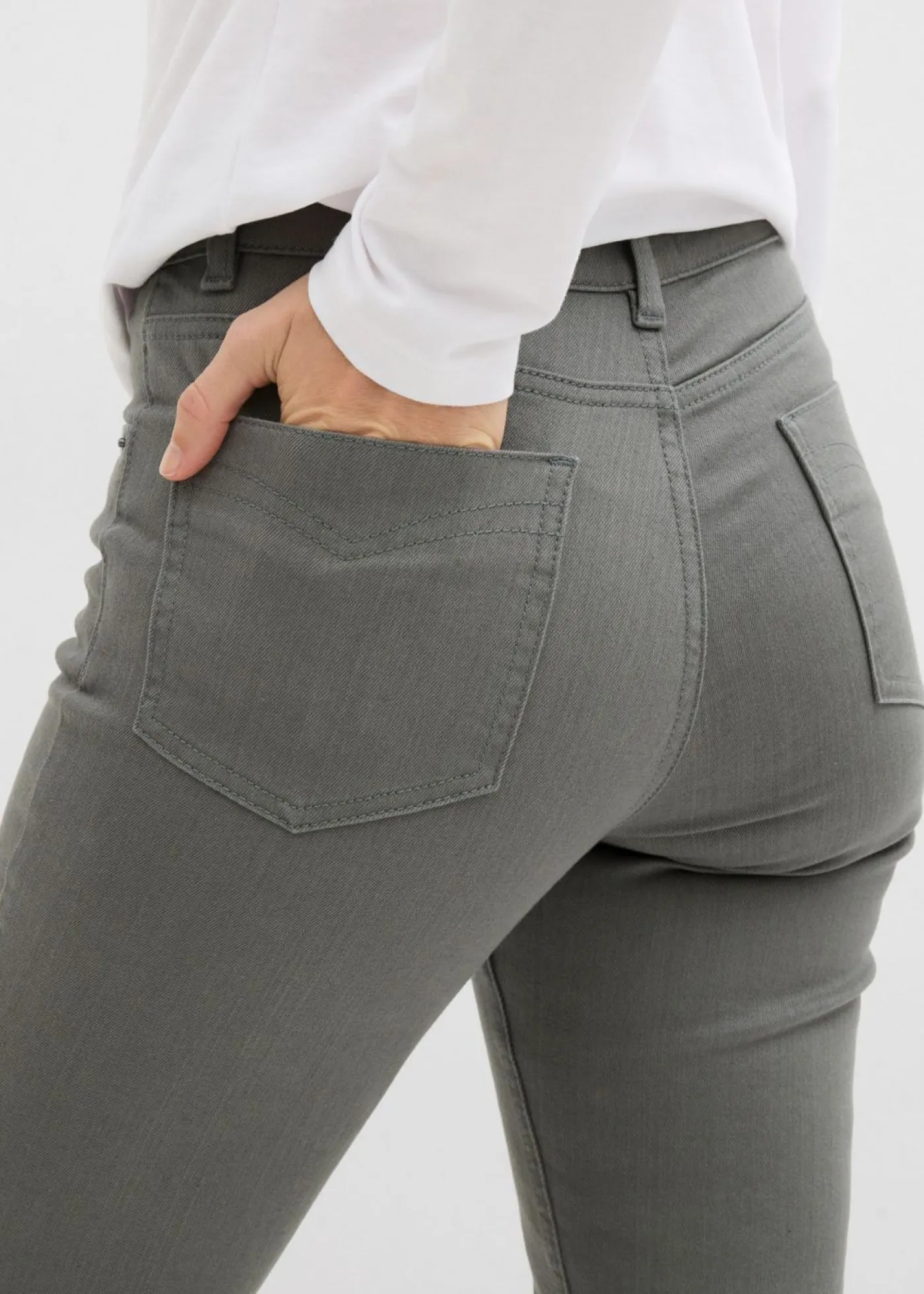 bonprix bonprix Pantalones>Pantalones acortados de sarga Verde eucalipto