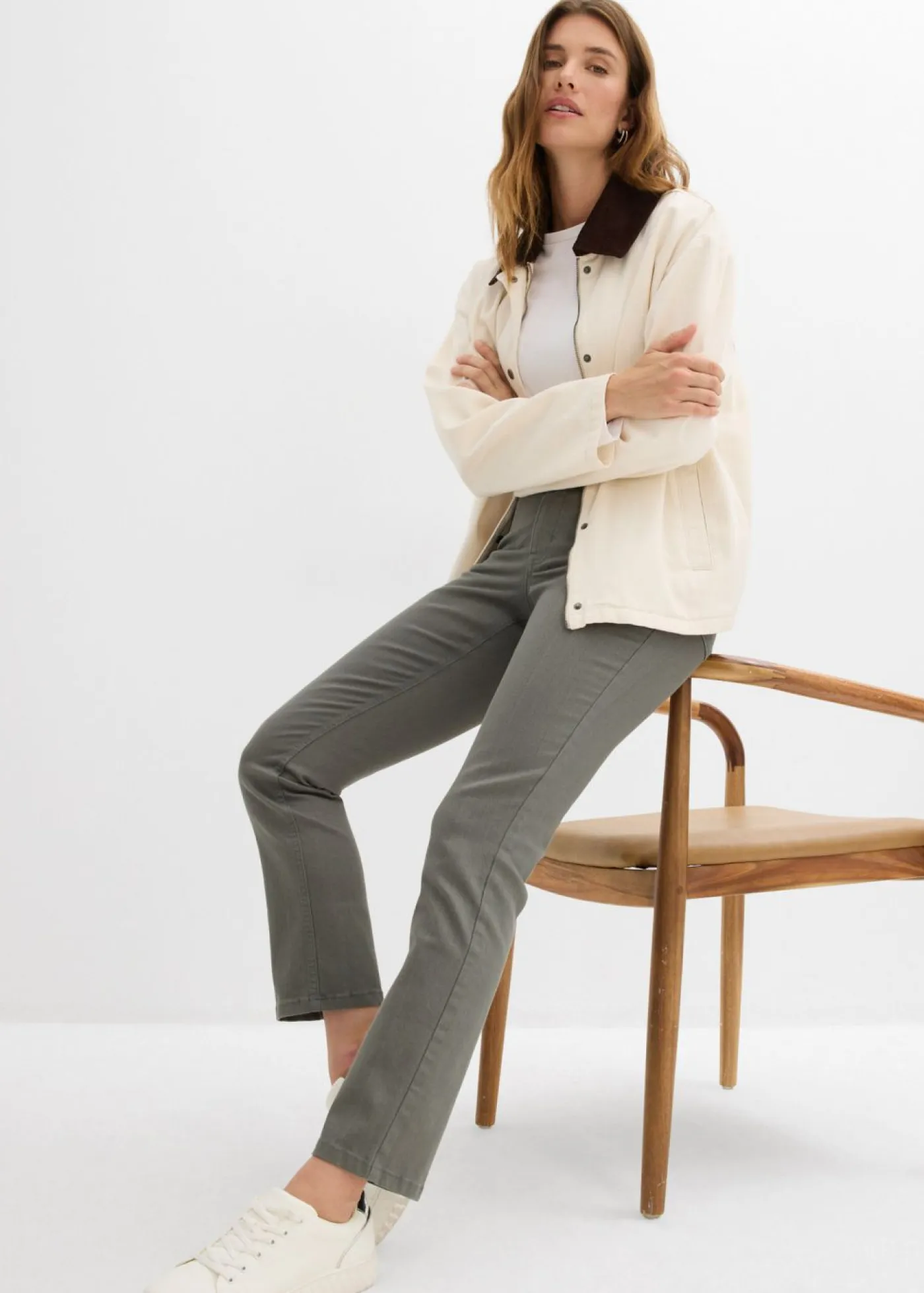 bonprix bonprix Pantalones>Pantalones acortados de sarga Verde eucalipto