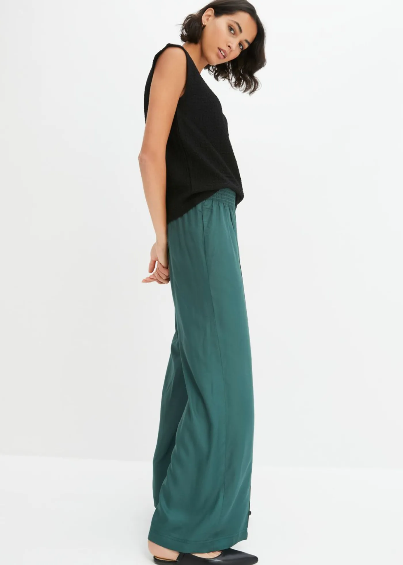 bonprix bonprix Pantalones>Pantalones slip-on de crepé de viscosa fluido verde mate