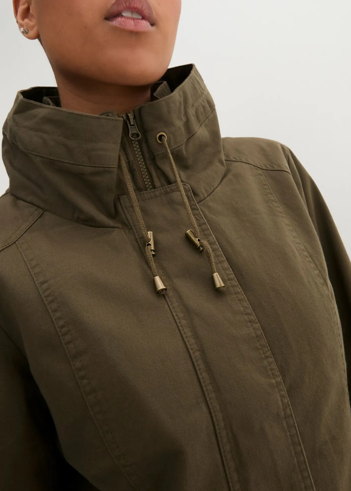Mujer bonprix bonprix Parka corta de algodón con cuello alto, entallada