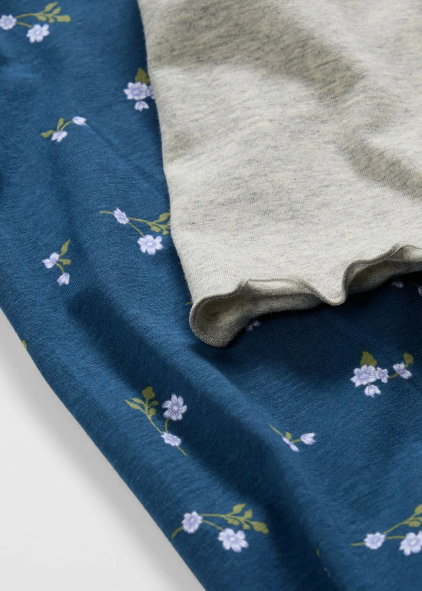 bonprix bonprix Niña·Pijamas>Pijama de algodón suave gris claro jaspeado+índigo con flores
