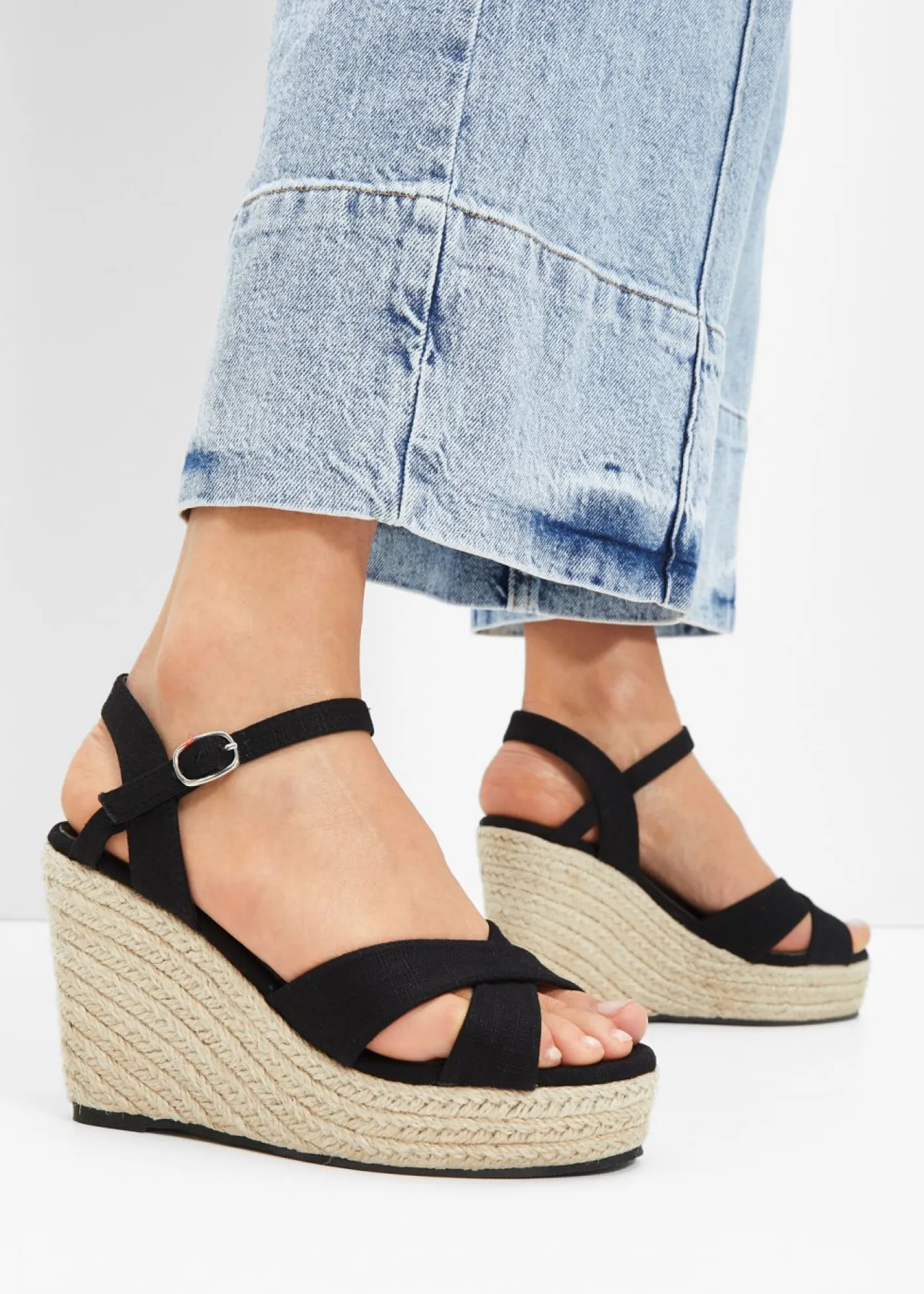 bonprix bonprix Tendencias·Zapatos Veganos|Tendencias·Fiesta>Sandalias de cuña Negro