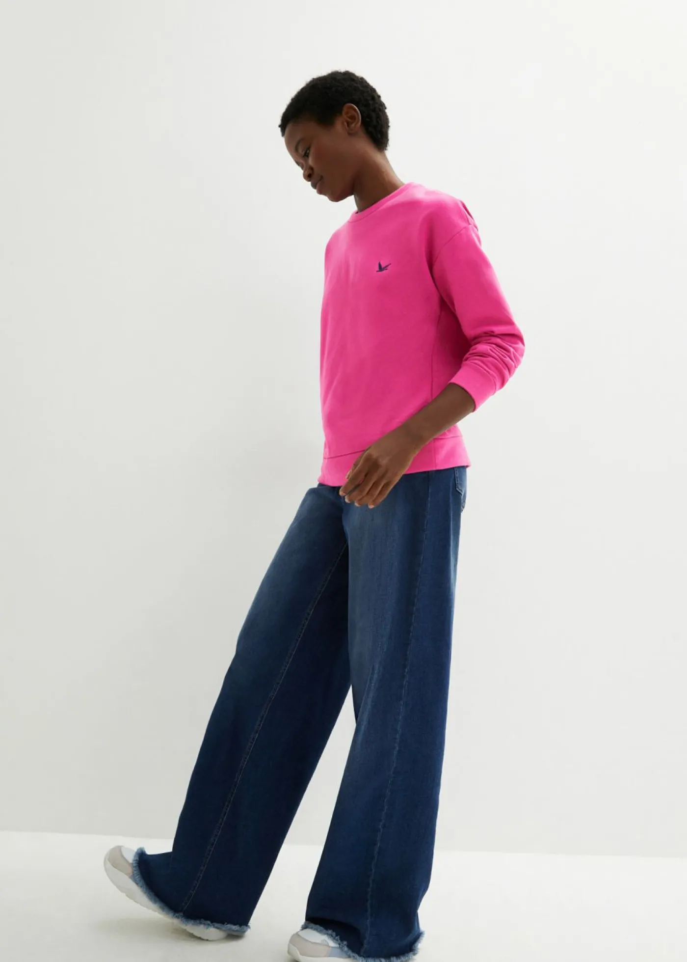 bonprix bonprix Ropa Cómoda>Sudadera con bordado Magnolia