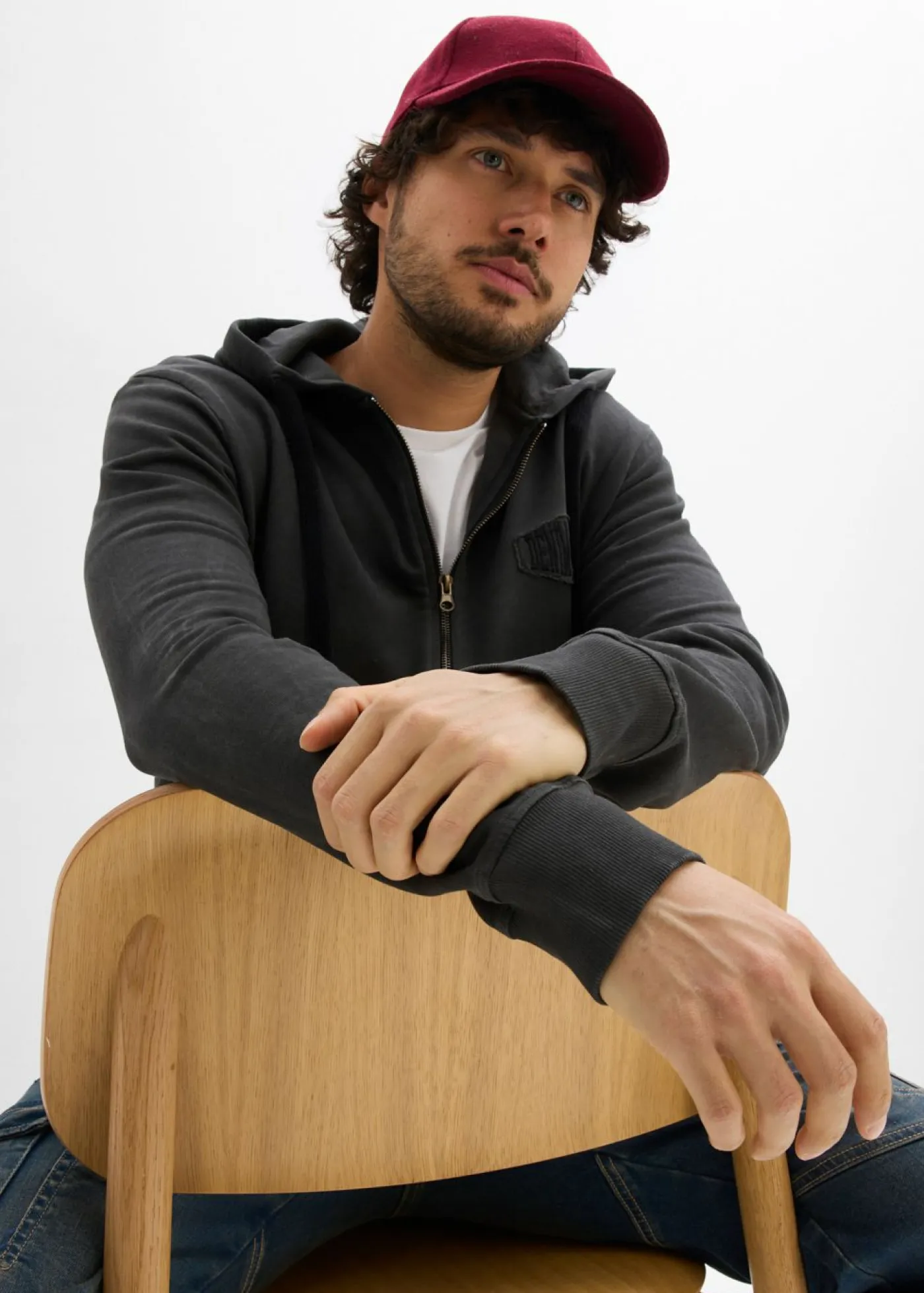 bonprix bonprix Chándals>Sudadera con capucha con efecto desgastado Negro desgastado