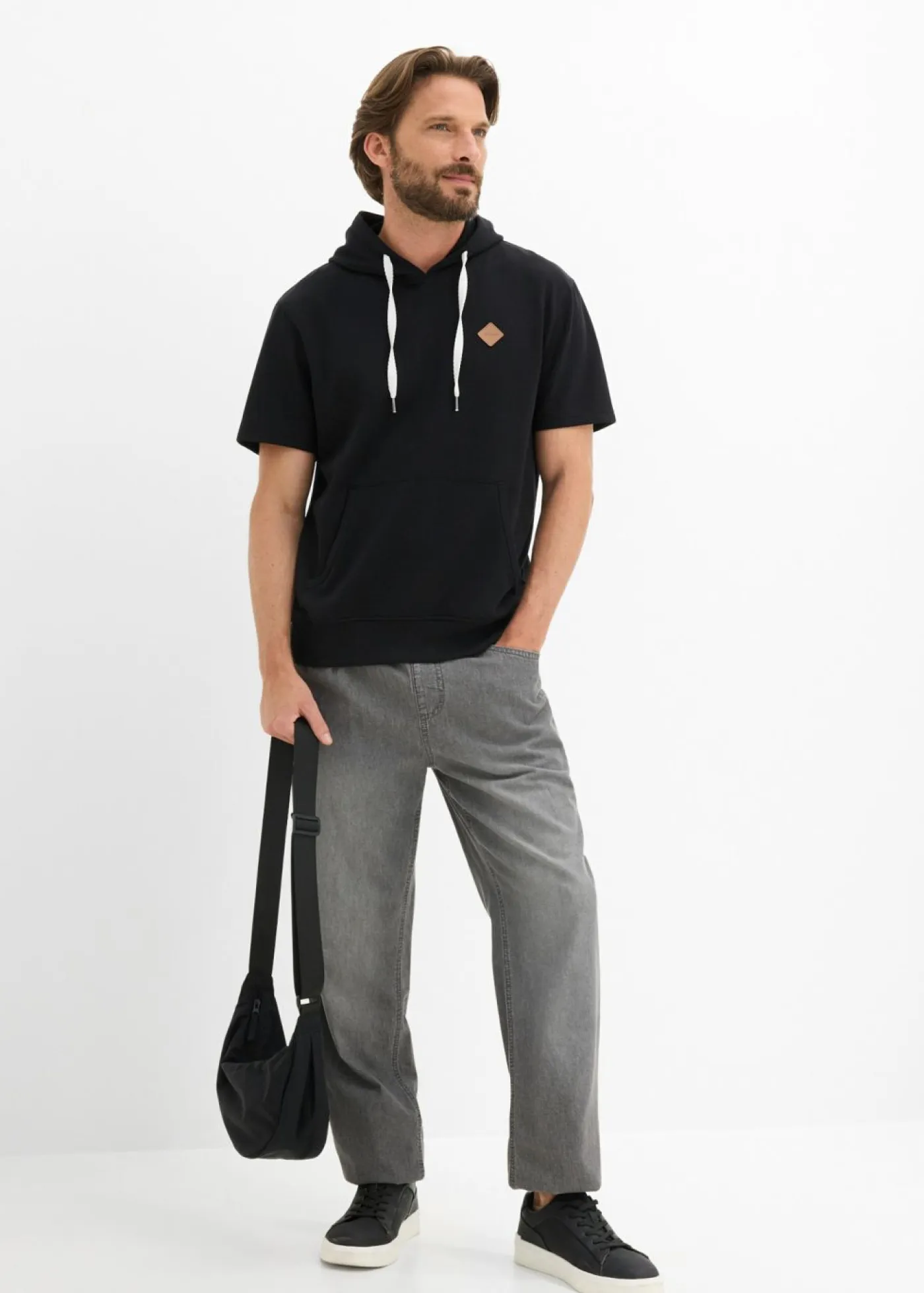 bonprix bonprix Chándals>Sudadera con capucha y manga corta Negro