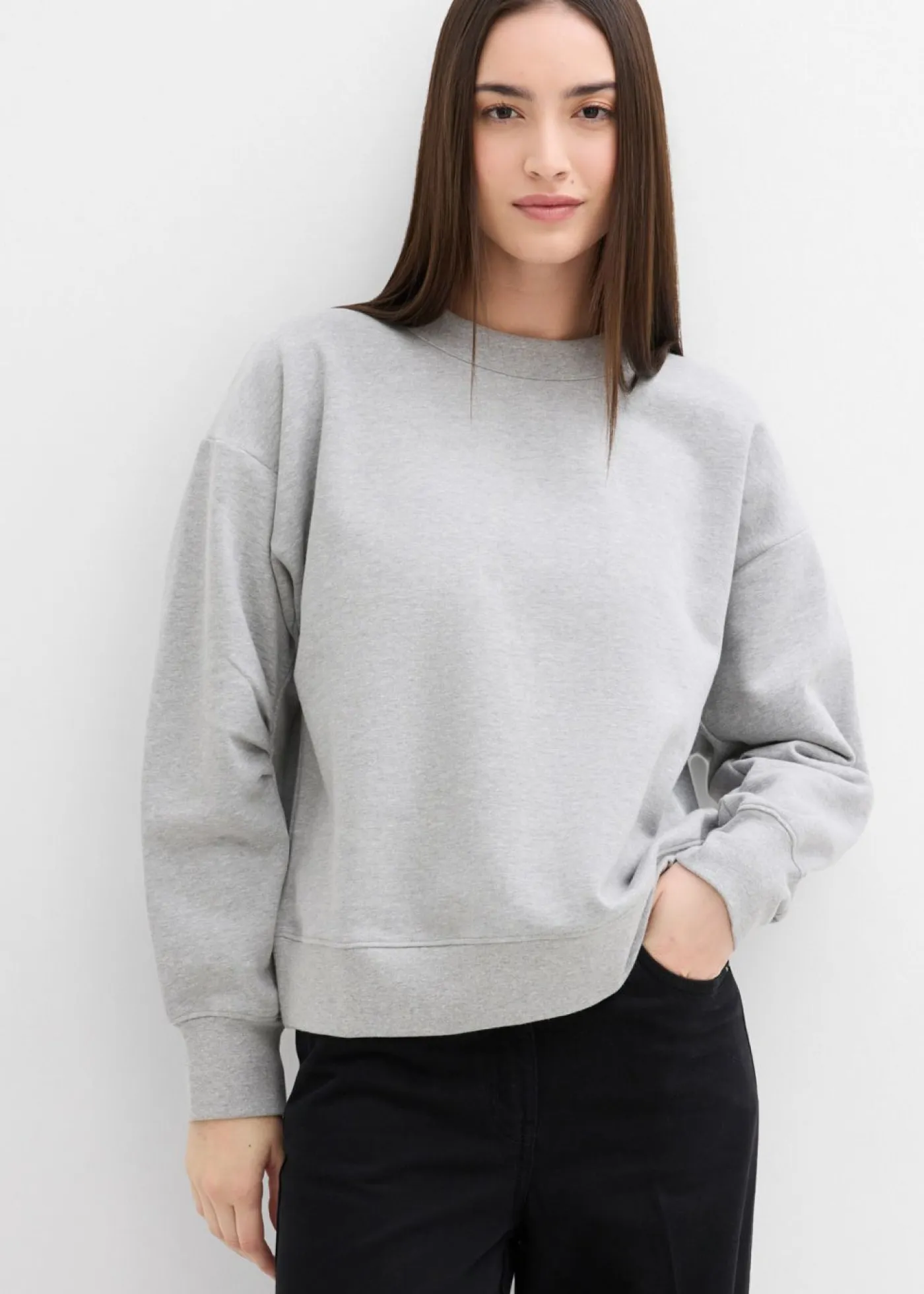 bonprix bonprix Esenciales|Ropa Cómoda>Sudadera de algodón orgánico con cuello ancho de canalé gris claro jaspeado moteado