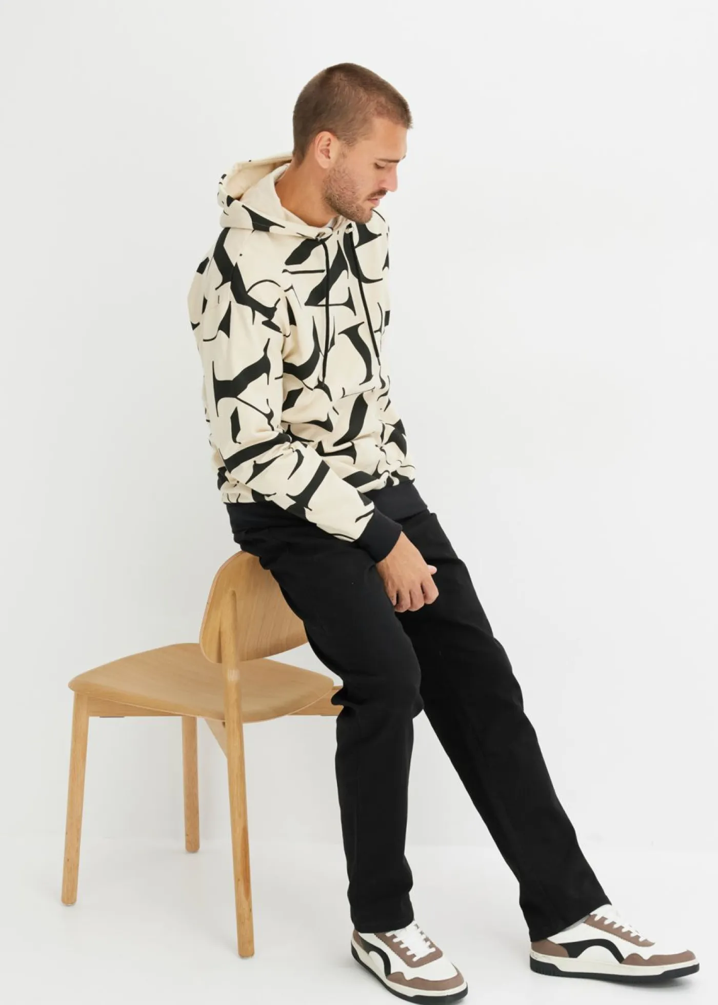 bonprix bonprix Chándals>Sudadera de algodón orgánico con corte holgado y capucha Arena claro-negro