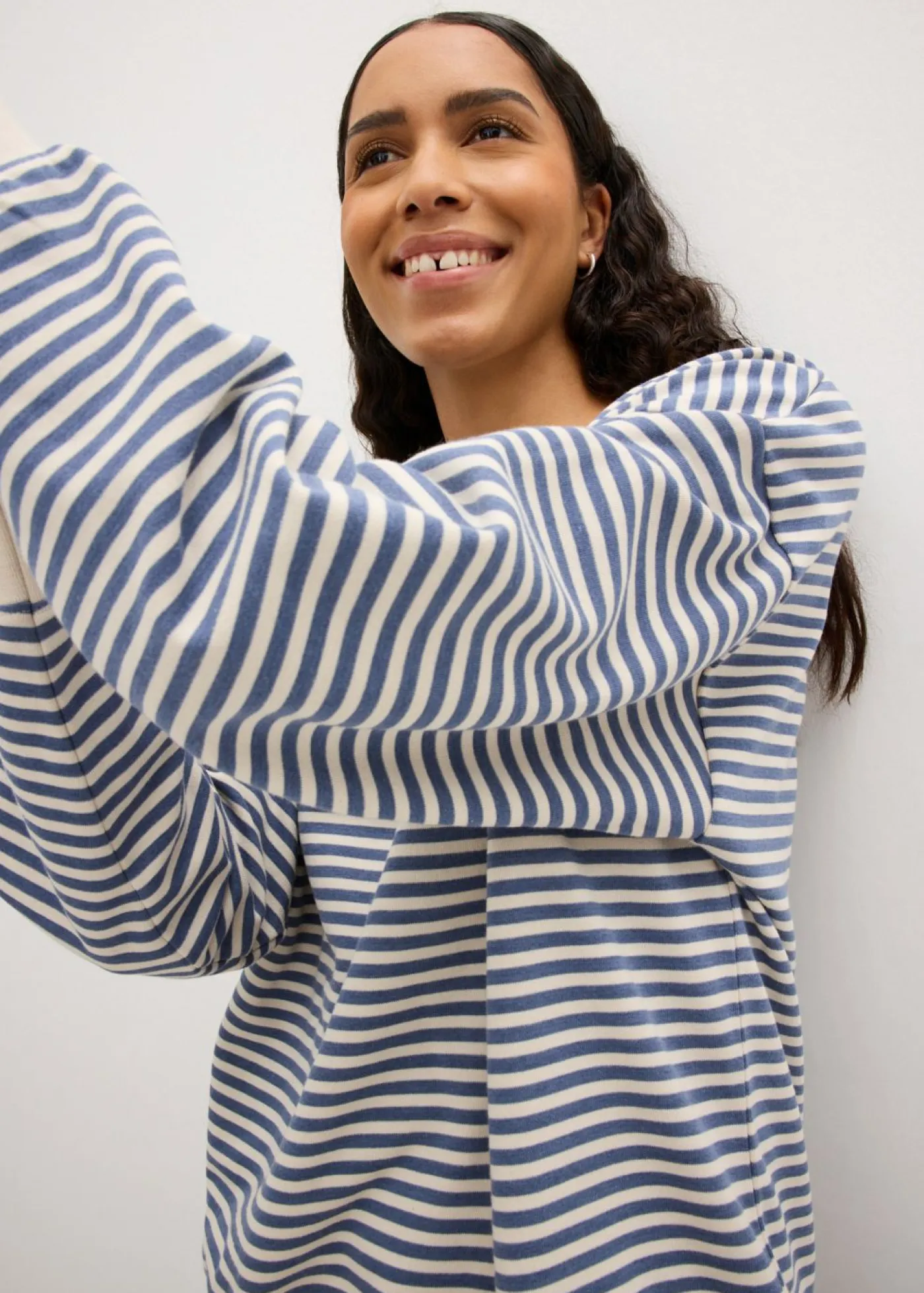 bonprix bonprix Básicos|Ropa Cómoda>Sudadera holgada Denim-blanco lana de rayas