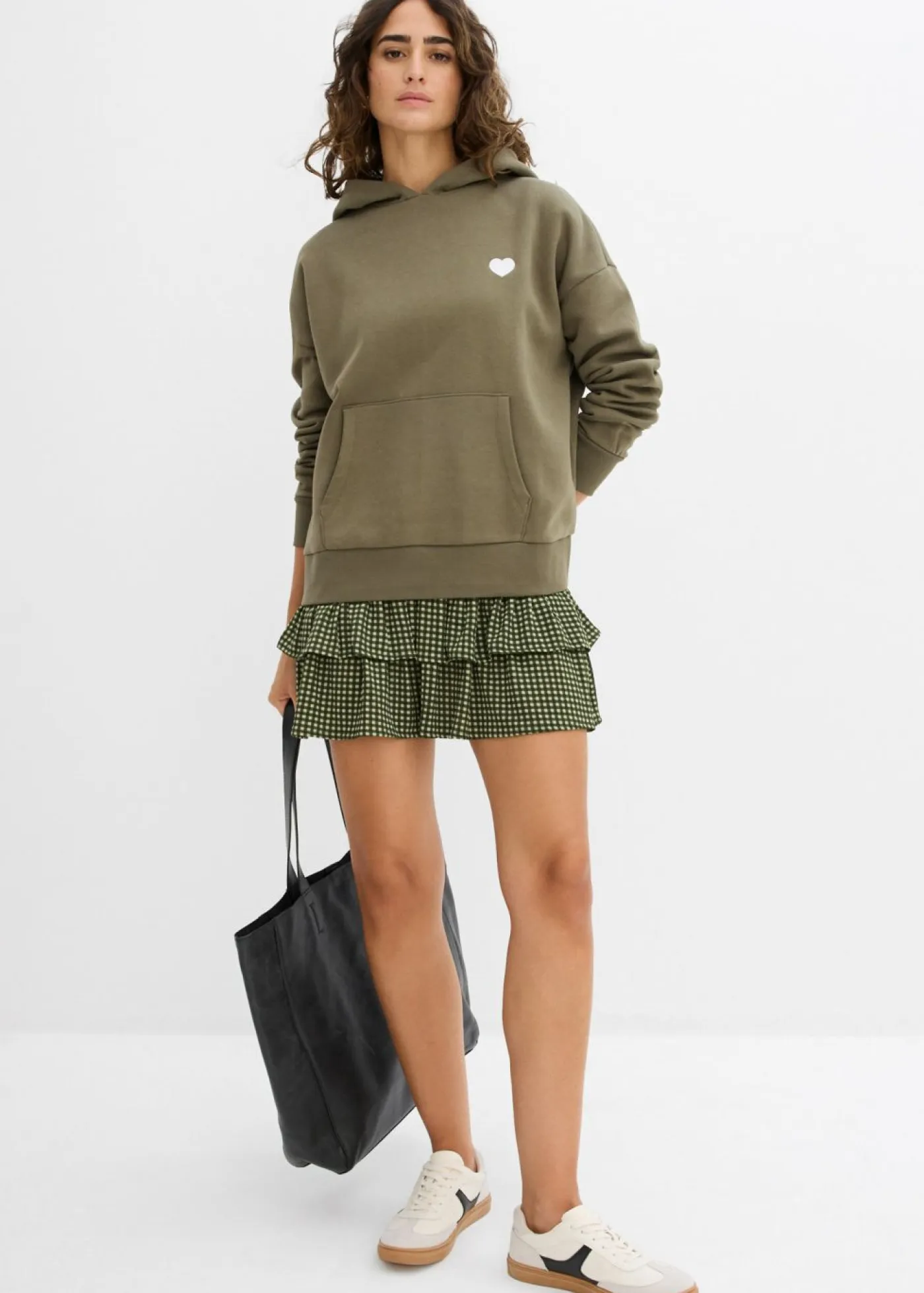 bonprix bonprix Ropa Cómoda|Novedades>Sudadera oversize de mezcla de algodón suave con capucha Verde grisáceo