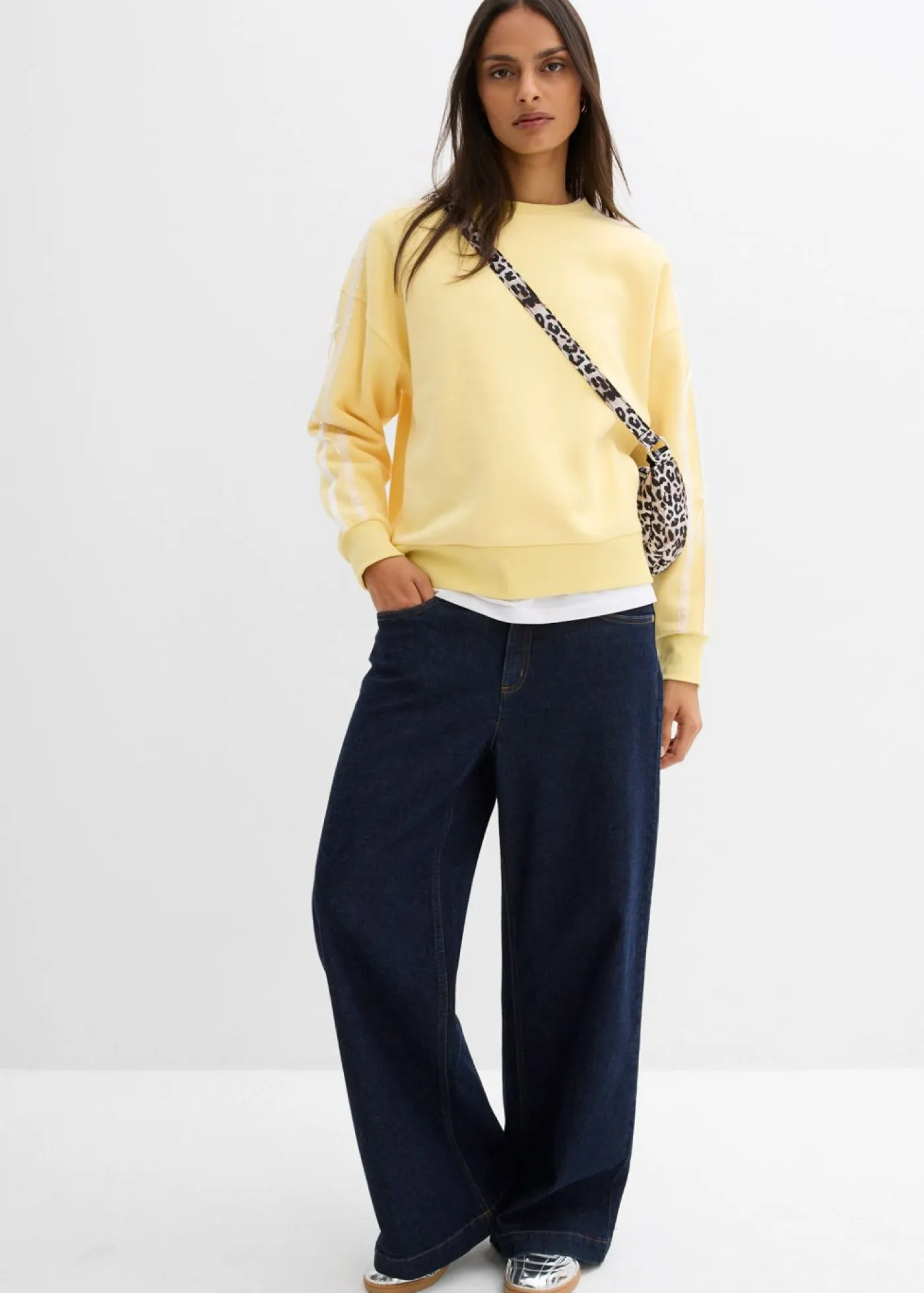 bonprix bonprix Ropa Cómoda>Sudadera oversize en suave mezcla de algodón Amarillo claro-blanco lana