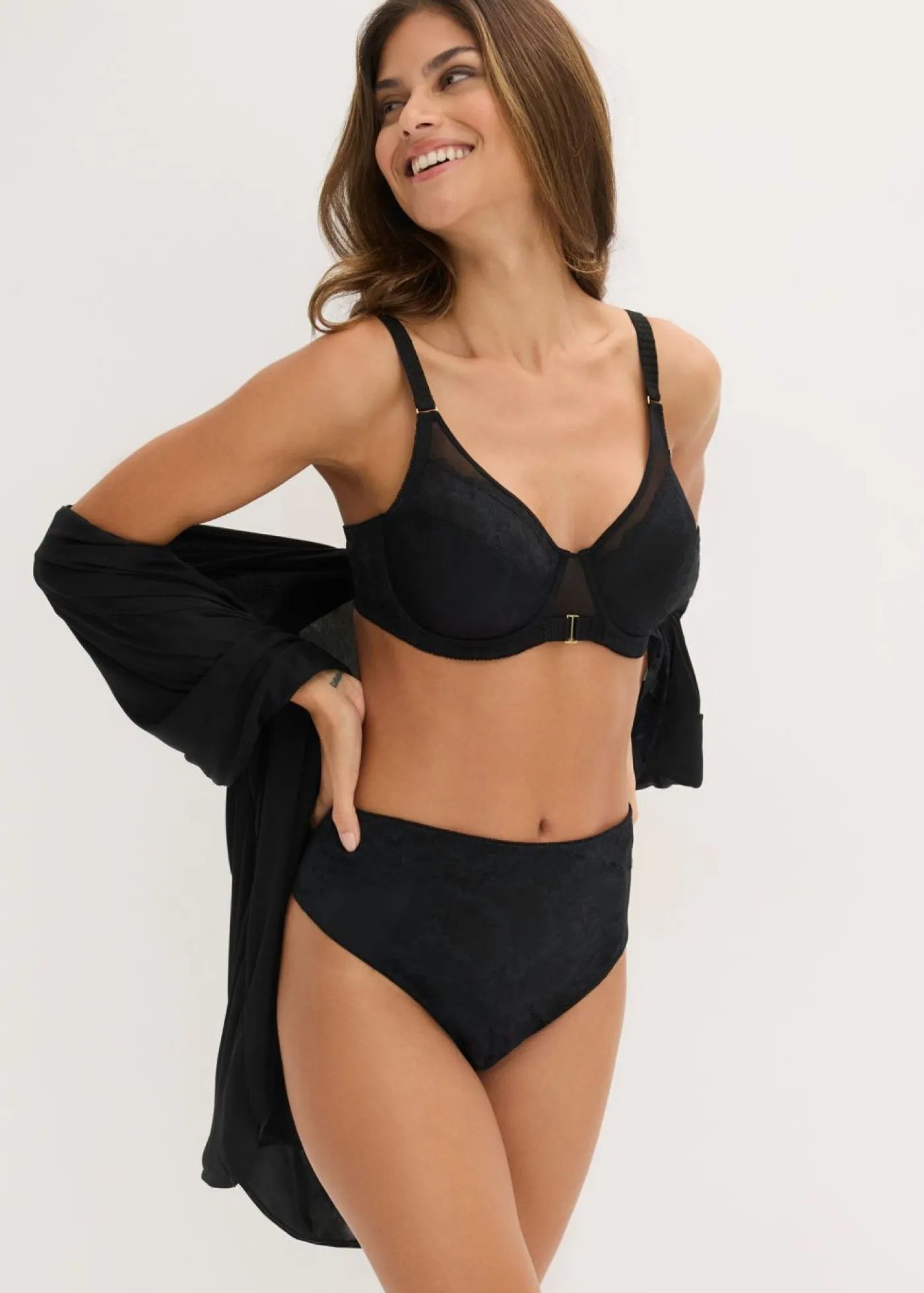 bonprix bonprix Sujetadores De Copa E A H>Sujetador con aros y detalle decorativo Negro